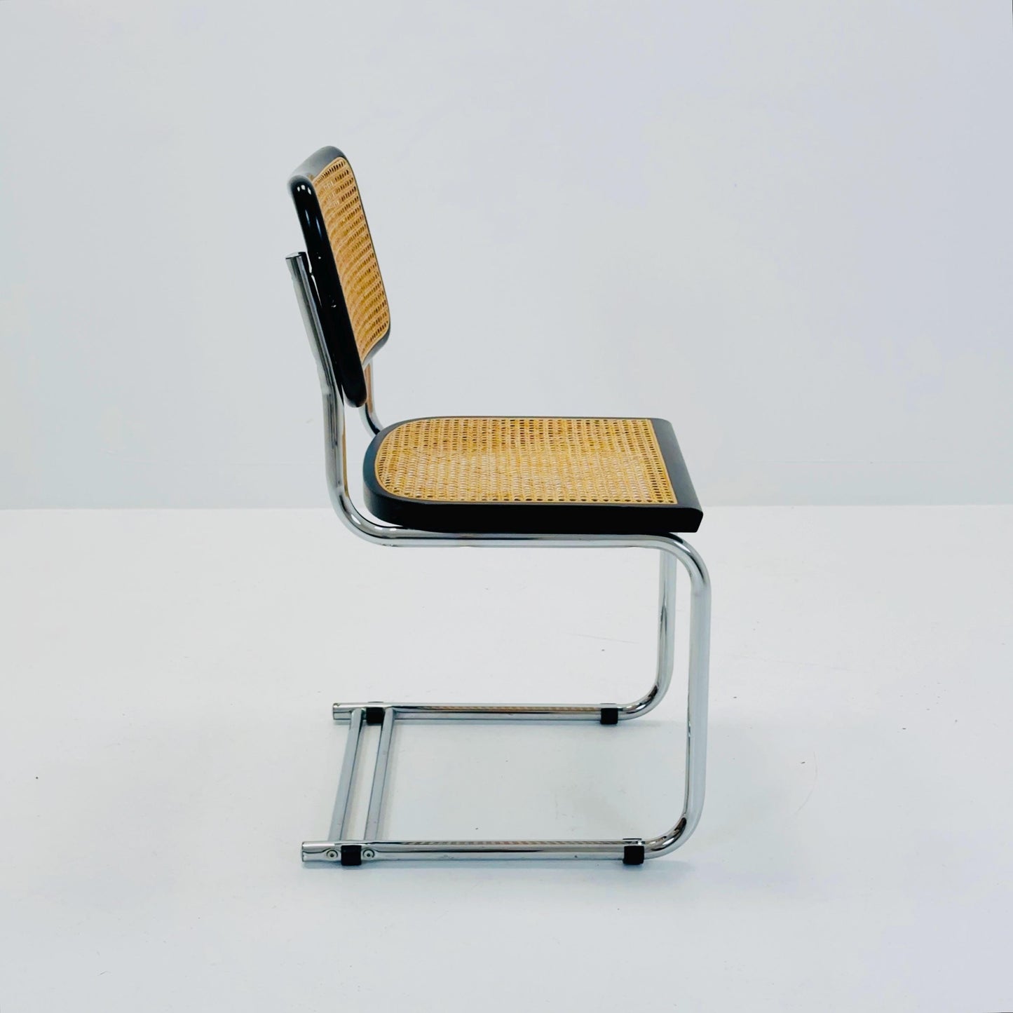 Mid Century Cantilever Cesca Chair by Marcel Breuer / Bauhaus Design / 1980s Italy