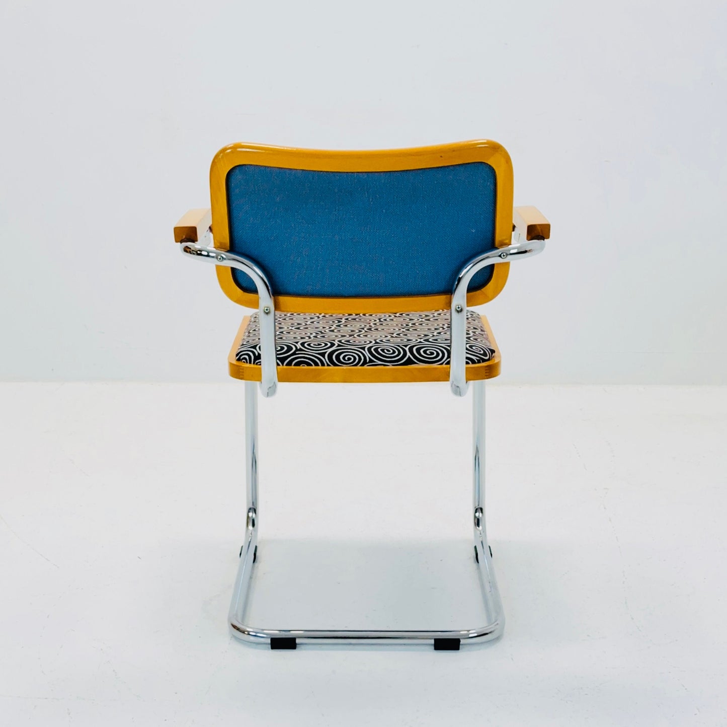 Mid century B32 Cesca armchair by Marcel Breuer upholstered , bauhaus design for Bene Italy 1980s