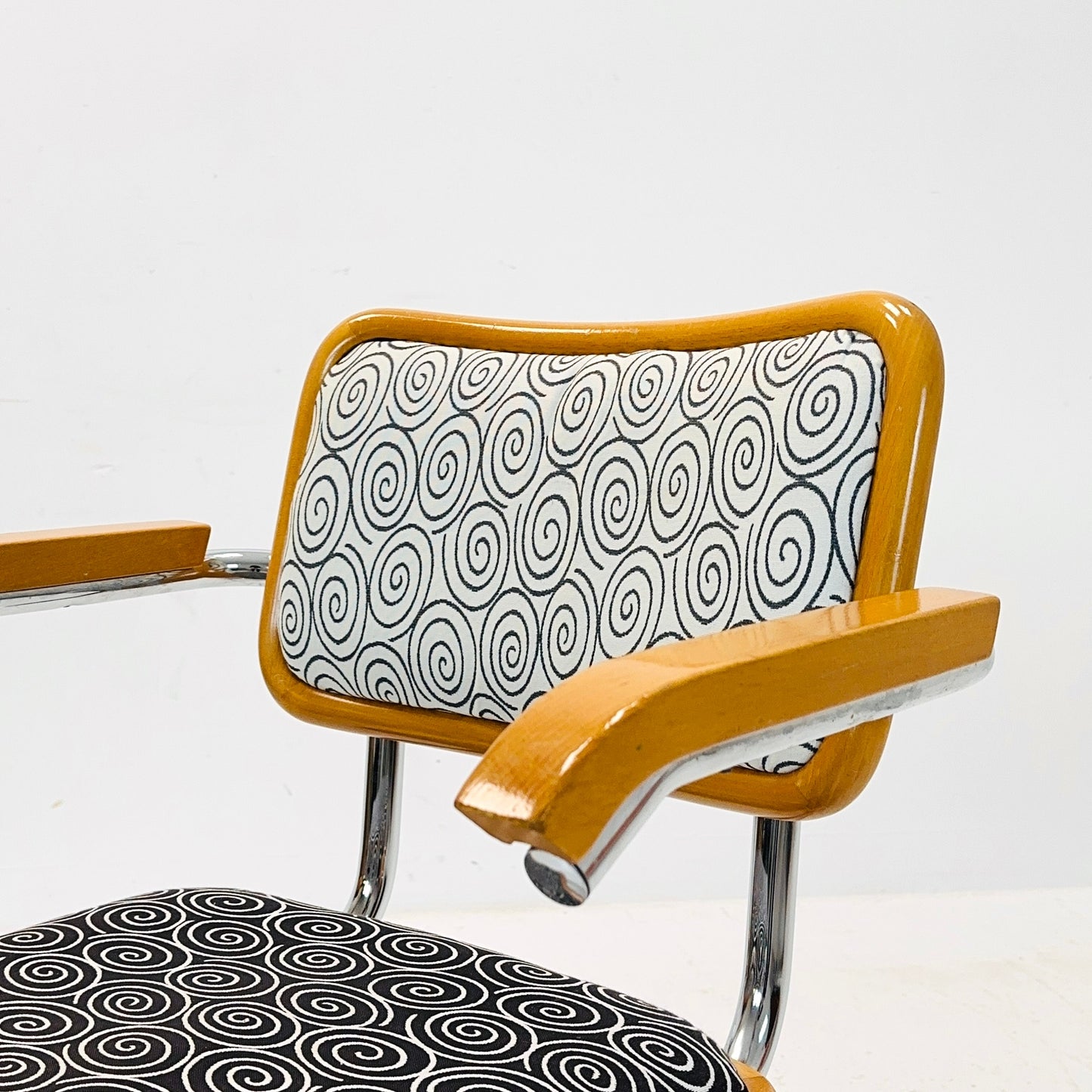 Mid century B32 Cesca armchair by Marcel Breuer upholstered , bauhaus design for Bene Italy 1980s