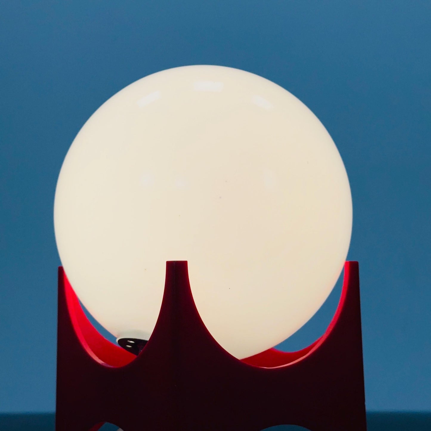 Space age ball table lamp by Richard Essig 1970s.