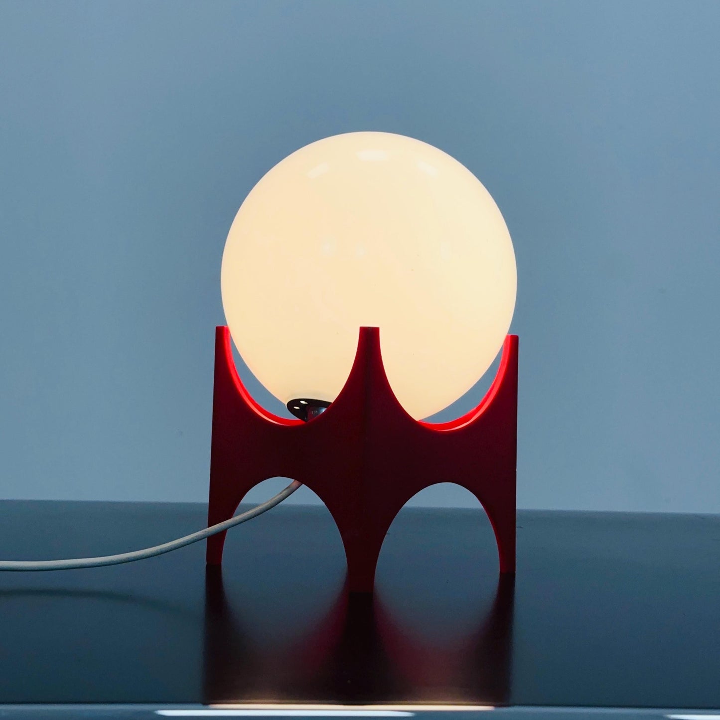Space age ball table lamp by Richard Essig 1970s.