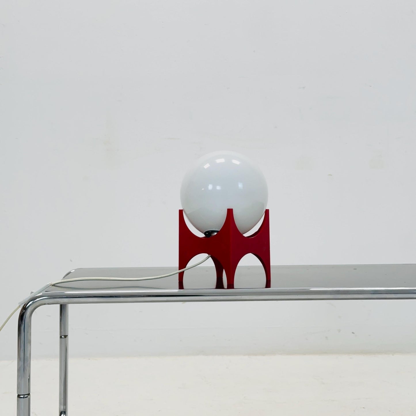 Space age ball table lamp by Richard Essig 1970s.