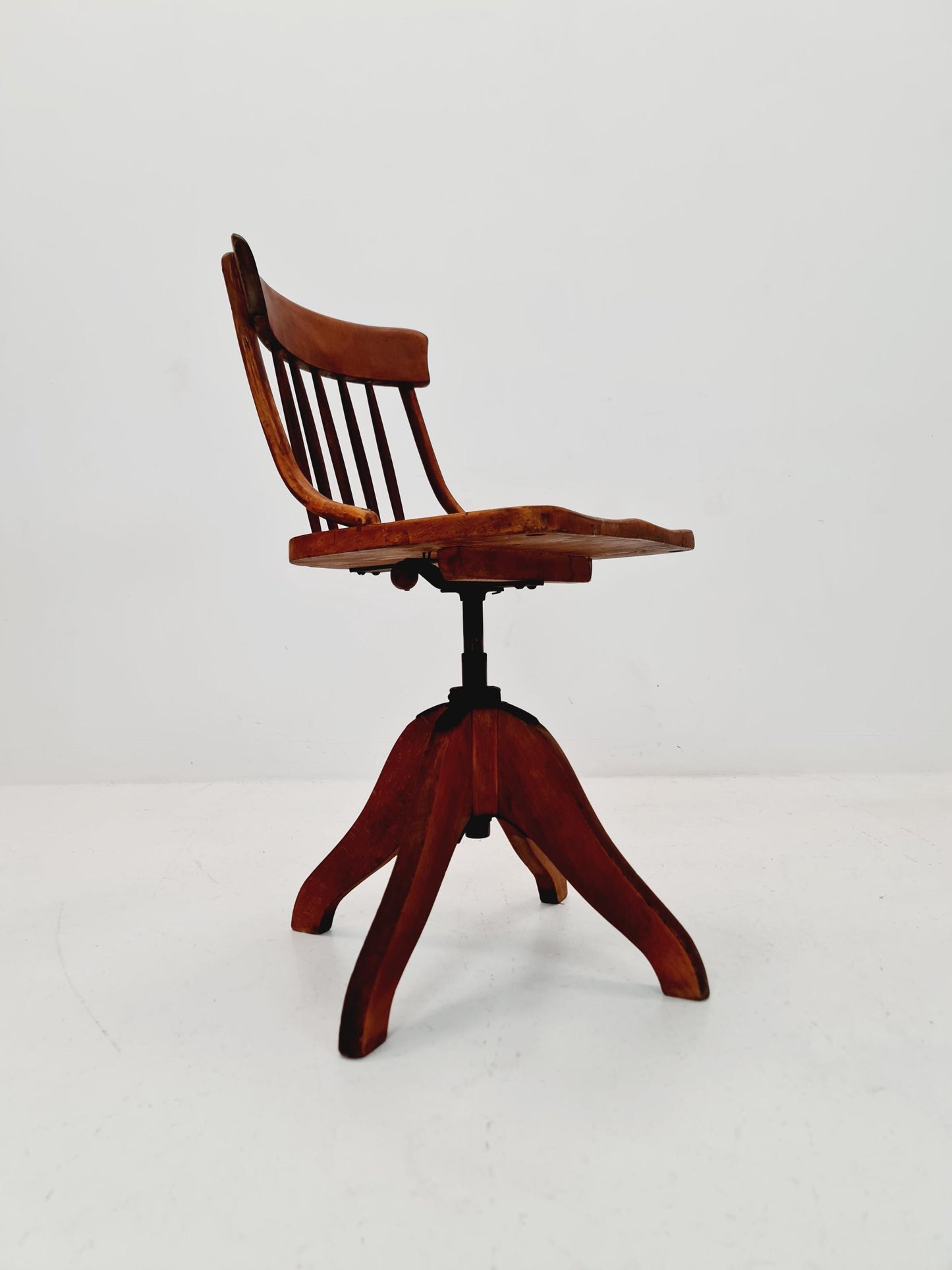 Bauhaus swivel office chair in solid wood By Der FerderDreh 1930s