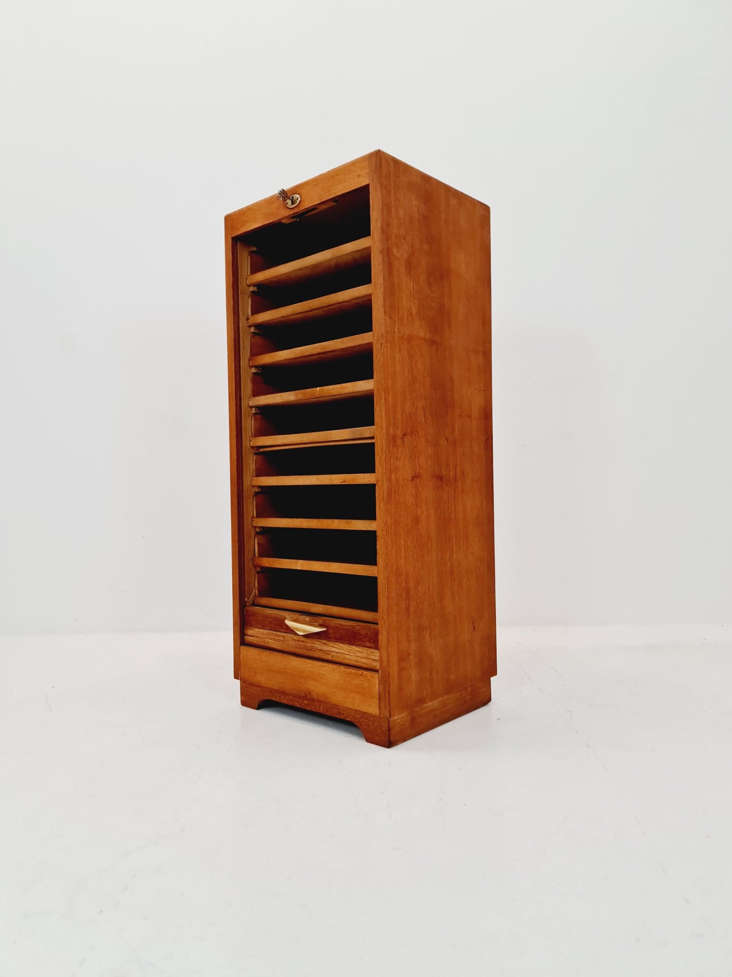 Bauhaus German roll document cabinet in Oak Wood by MW Büro Möbel , 1930s
