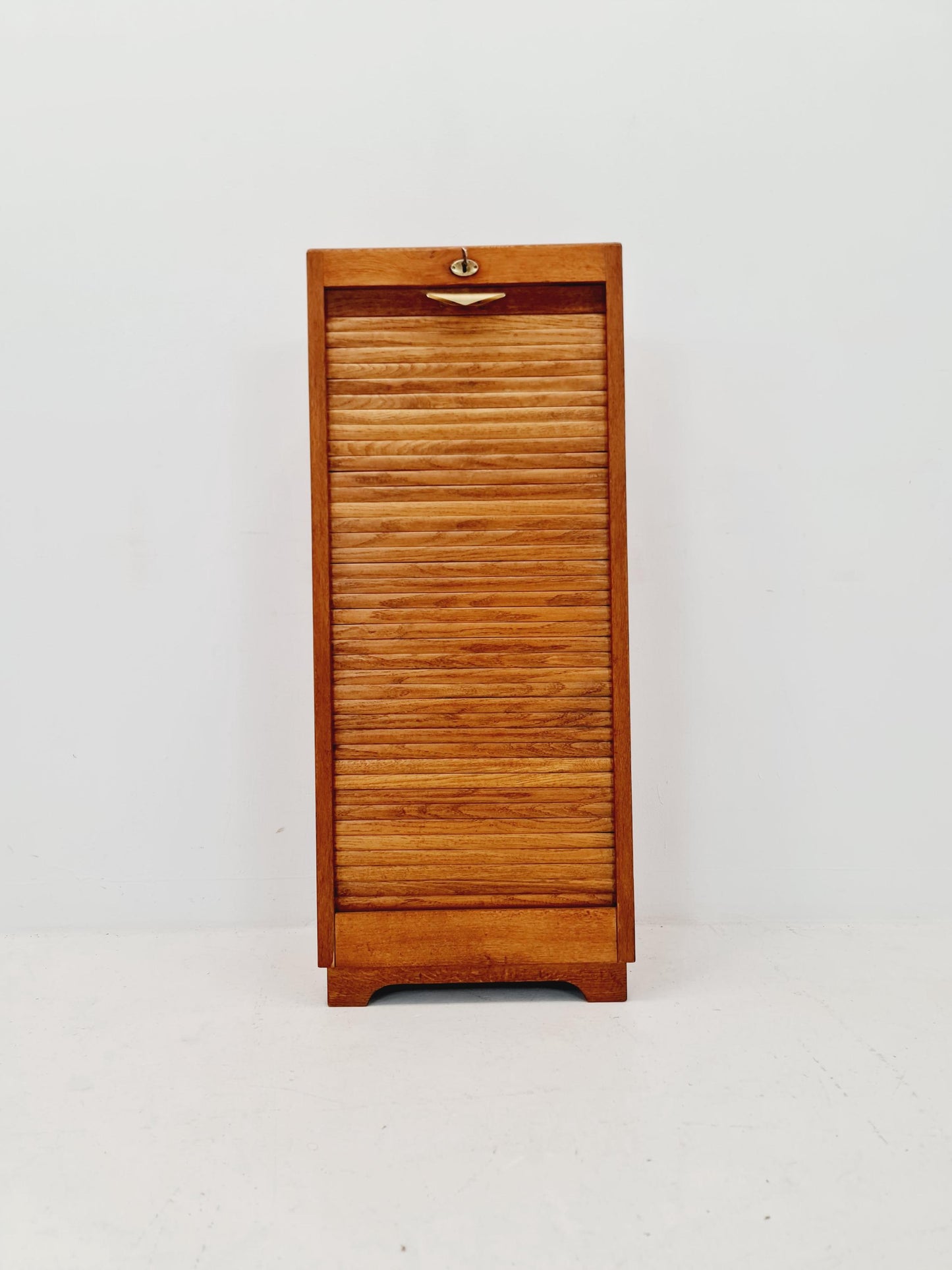 Bauhaus German roll document cabinet in Oak Wood by MW Büro Möbel , 1930s