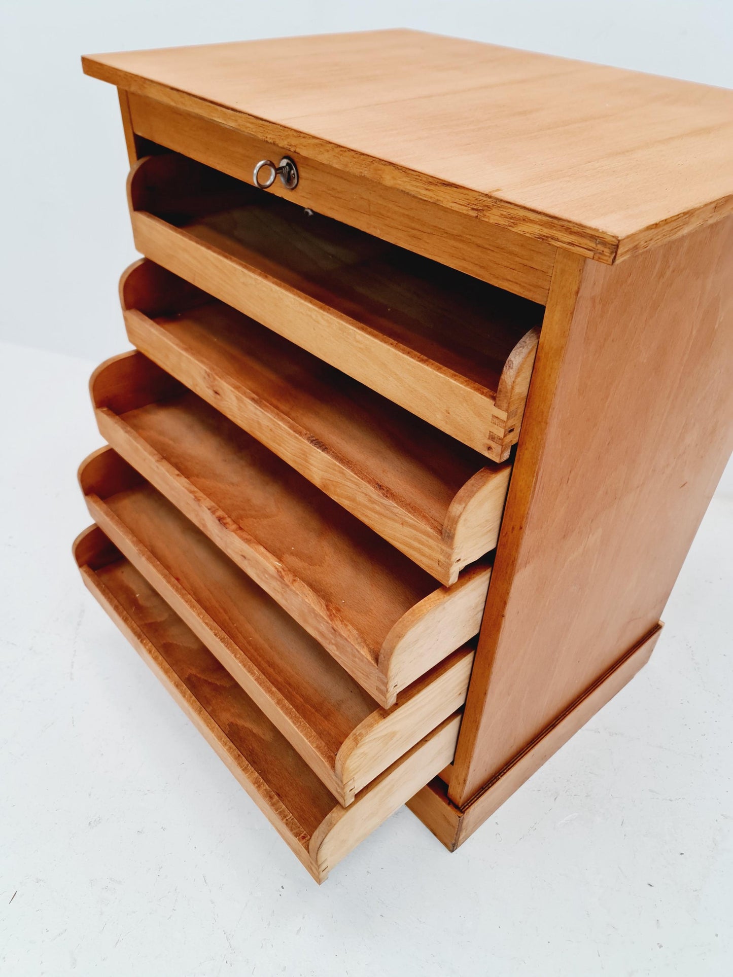 Bauhaus German roll document cabinet in Oak Wood by Koncord Möbel , 1930s
