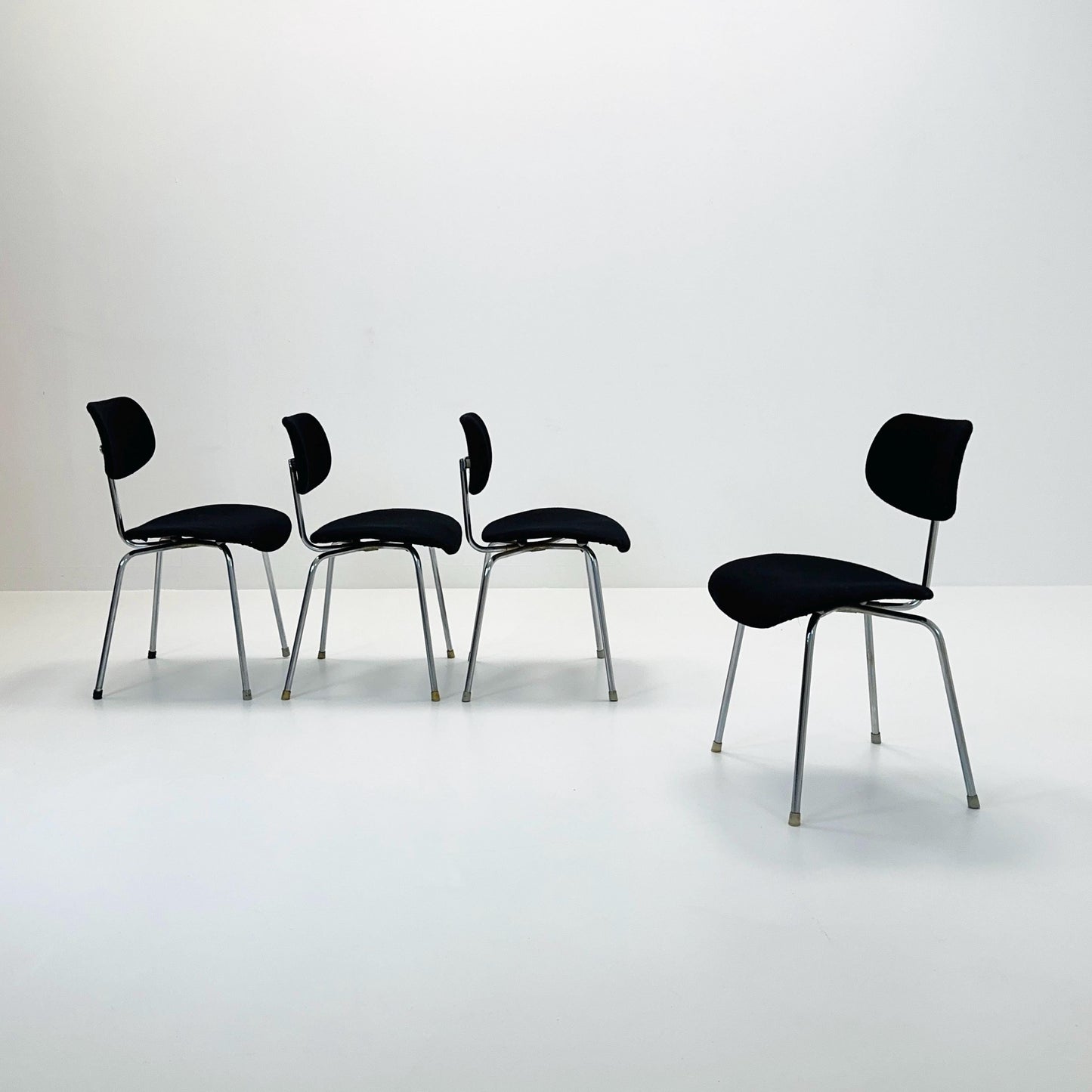 Set of 4 dining chairs SE68 by Egon Eiermann for Wilde & Spieth 1980s Germany