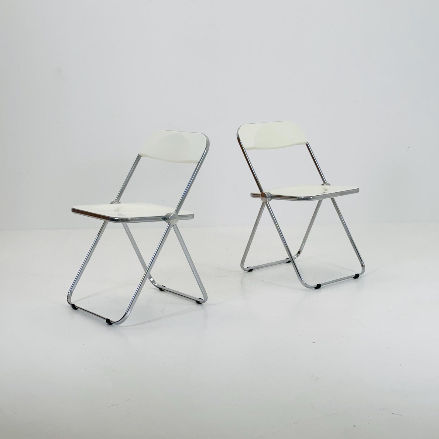 Set of 2 vintage Italian Plia Folding Chairs by Giancarlo Piretti for Castelli, 1970s