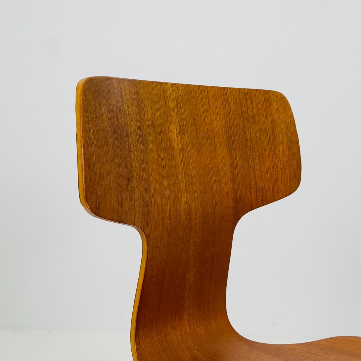 Mid century height adjustable Hammer 3113 desk chair in Teak , by Arne Jacobsen for Fritz Hansen, 1960s