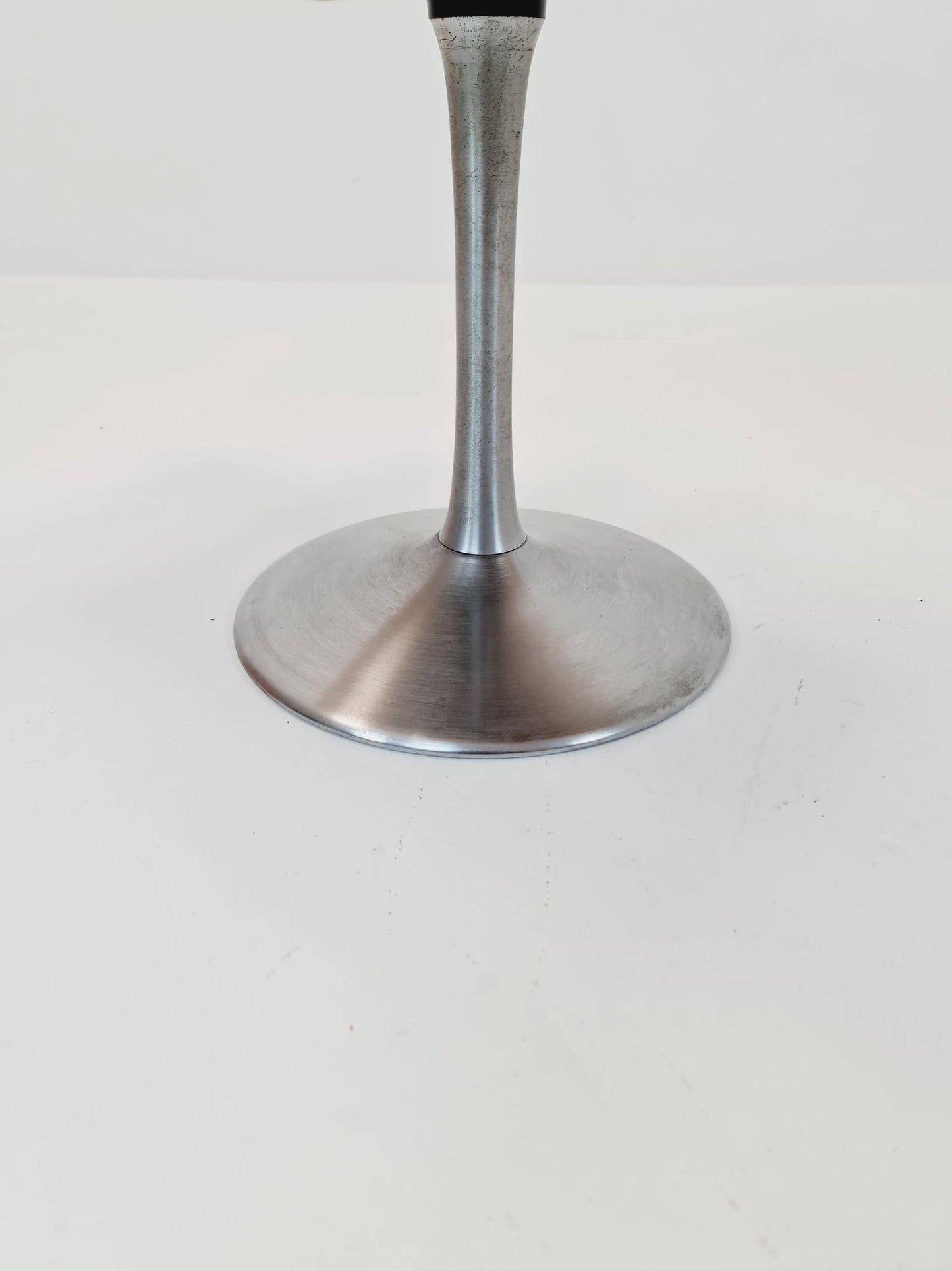 Midcentury German walntut revolving coffee table with tulip Base, 1970s