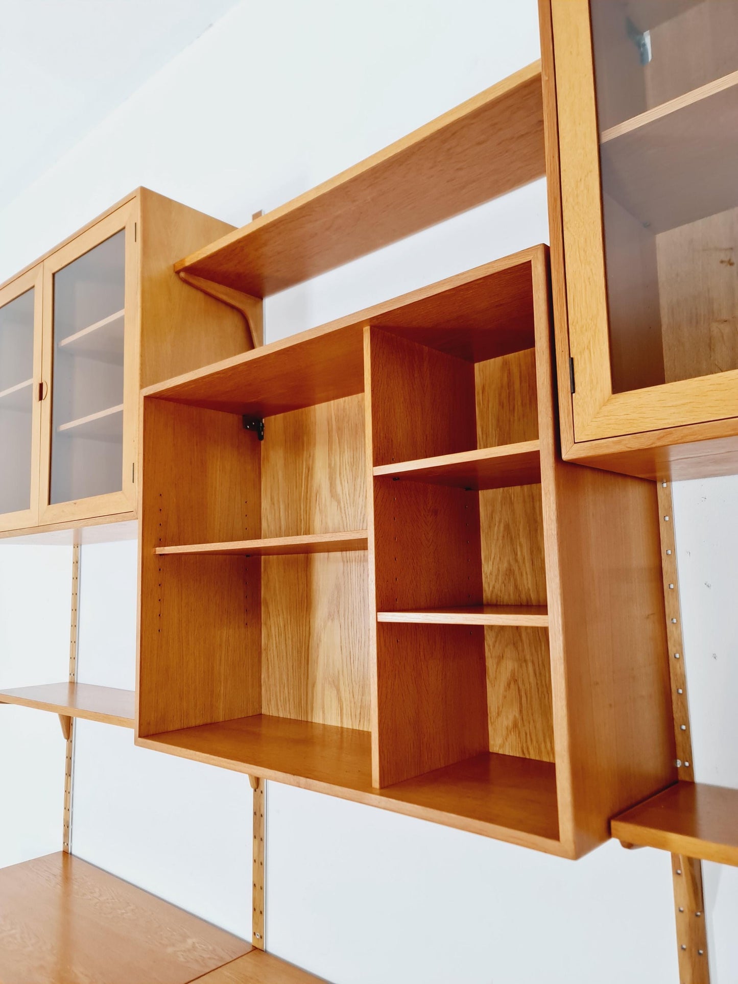 Danish modern modular Oak shelving system by Hansen & Guldborg Mobler, Denmark, 1960s