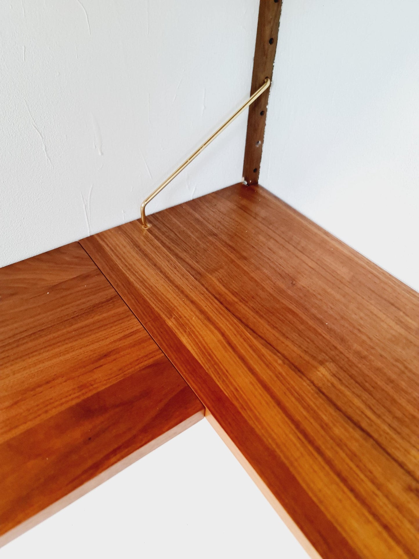 Midcentury Danish walnut Corner Wall-Mounted Shelving Unit, by Royal for Poul Cadovius, 1960s