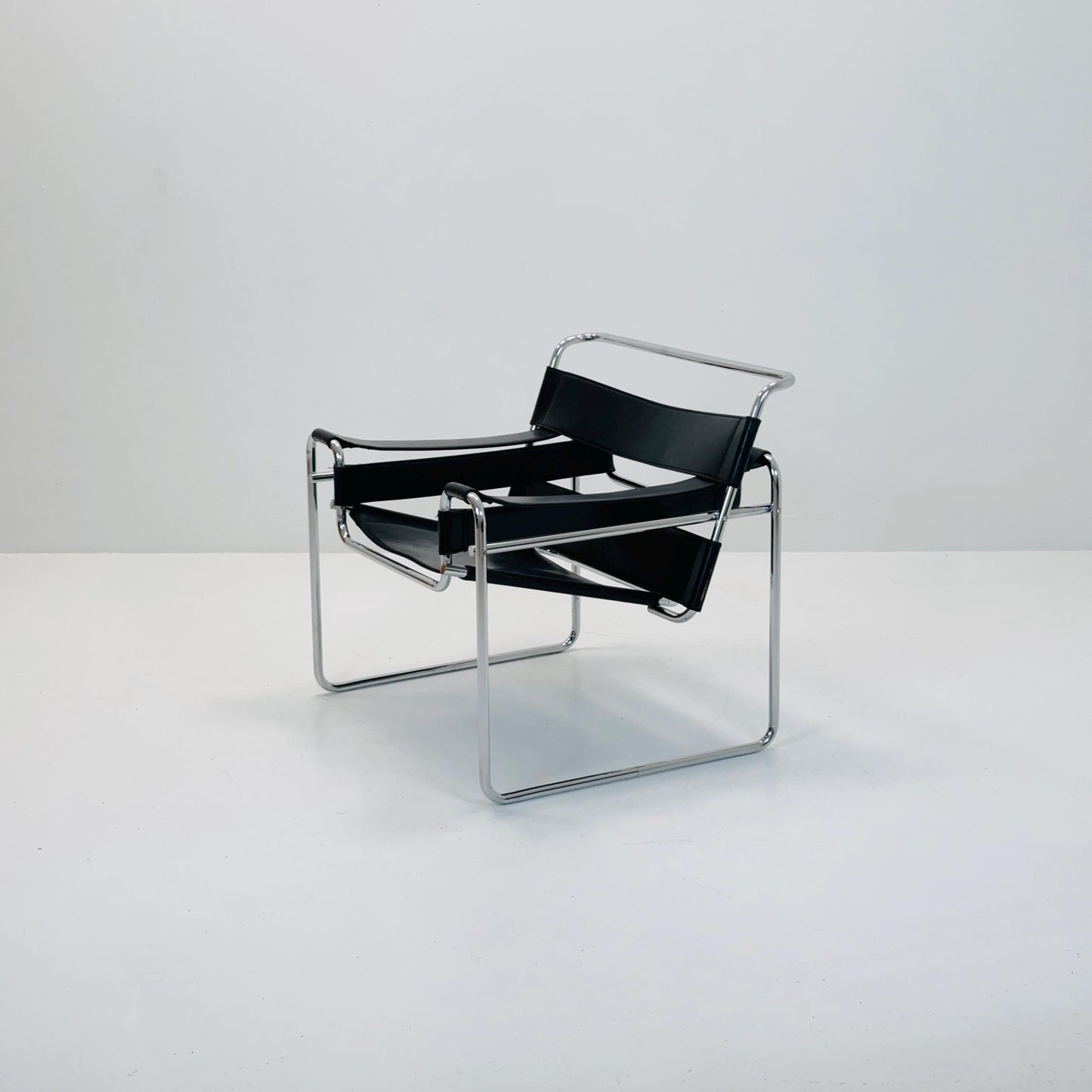 Marcel Breuer Wassily Style leather B3 Chairs 1980s Italy by Fasem