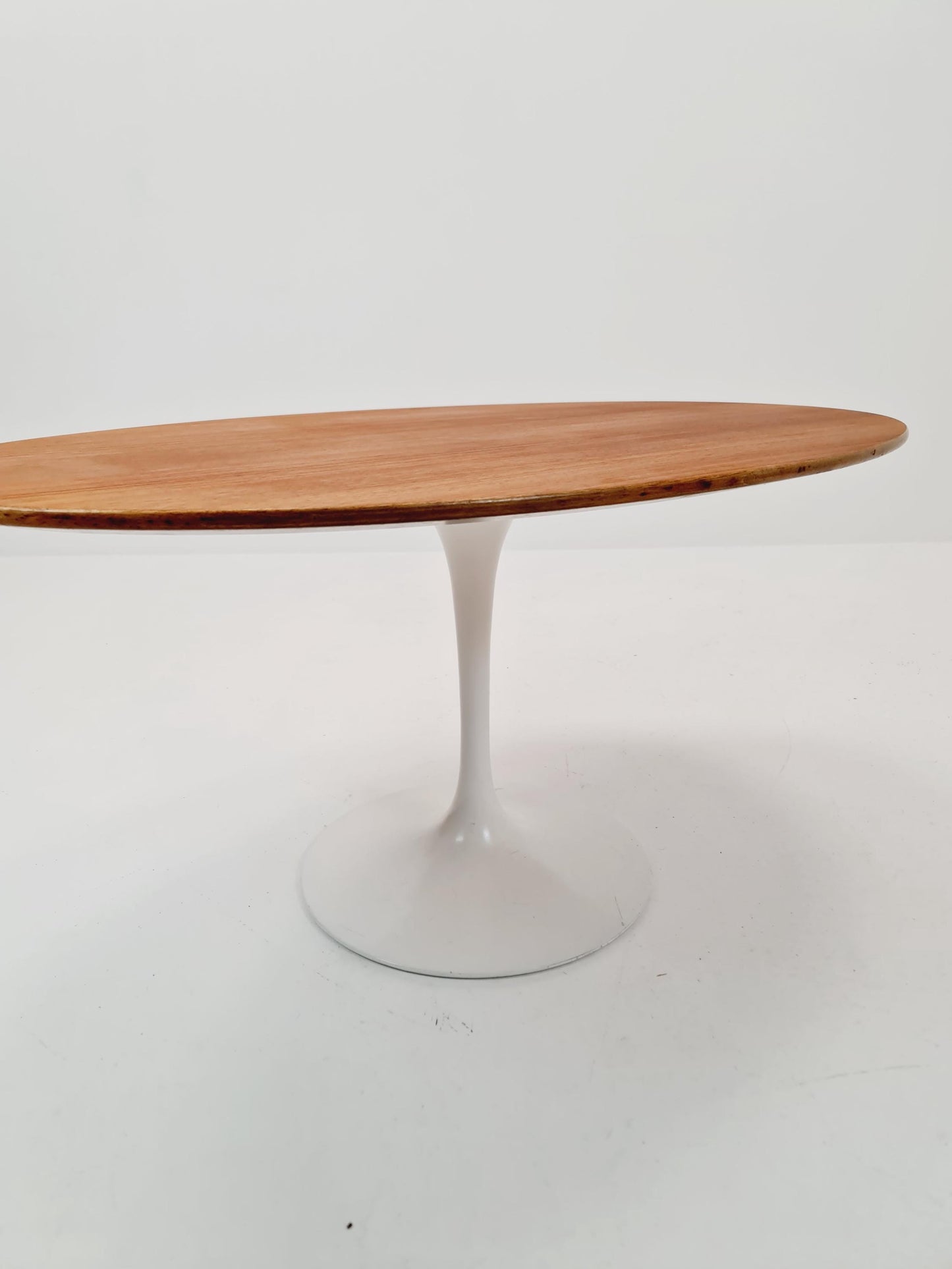 Mid Century Modern coffee table Oval by Eero Saarinen für Knoll 1960s