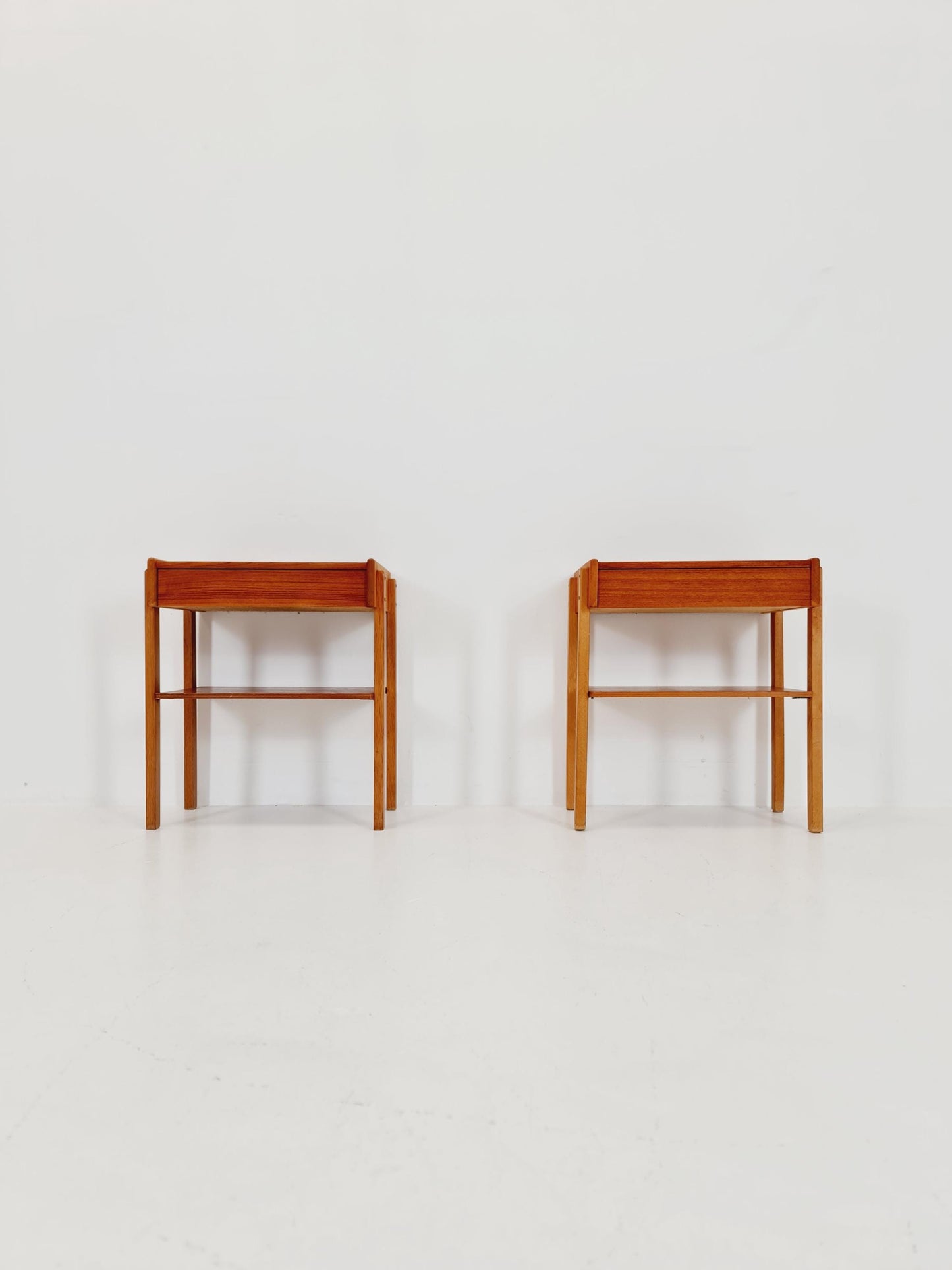 Pair of Swedish Midcentury Teak Vintage Side table/ Bedside table/ Night stand by Carlström & Co, 1960s