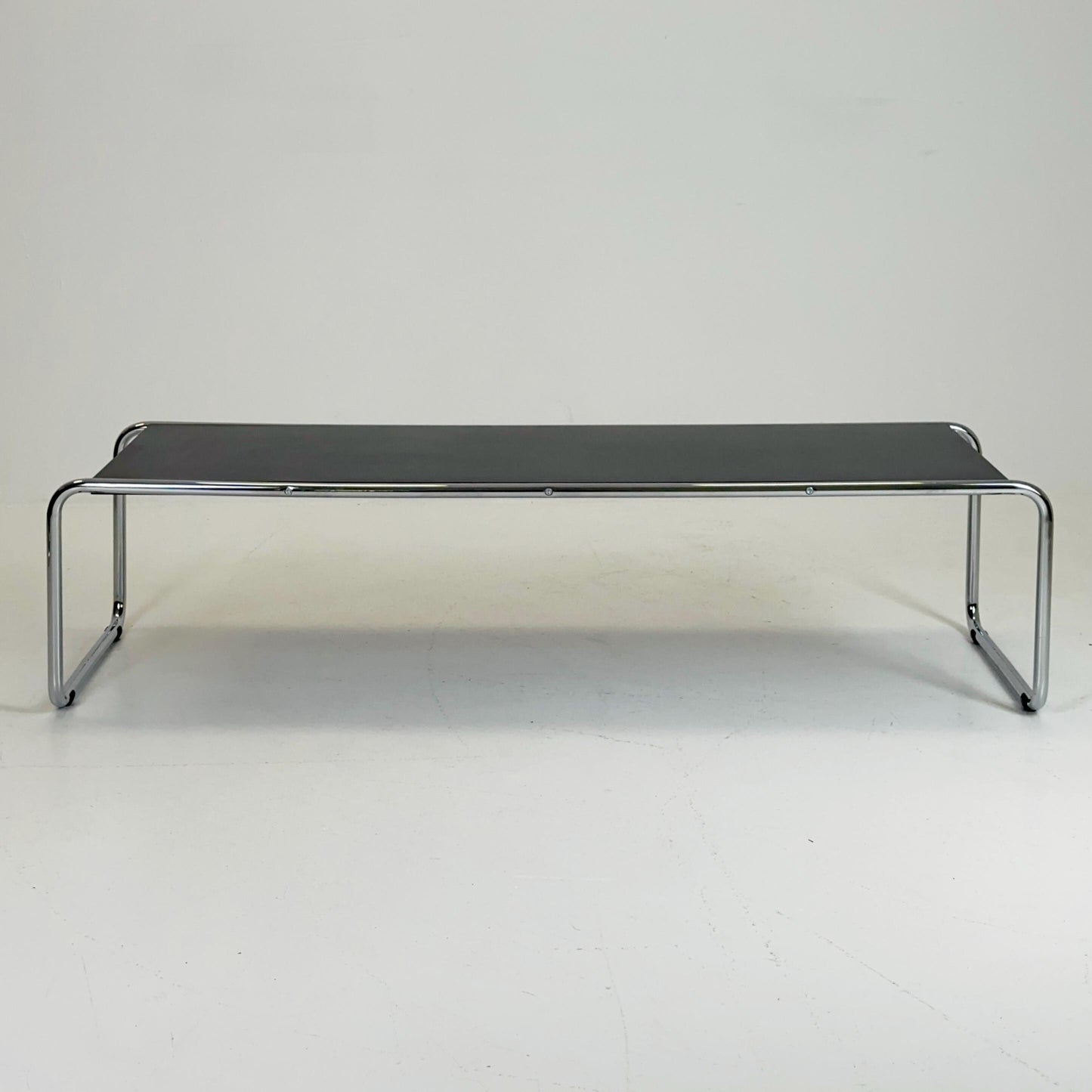 Mid century design coffee tables by Marcel Breuer 'Laccio' modern side table Italy