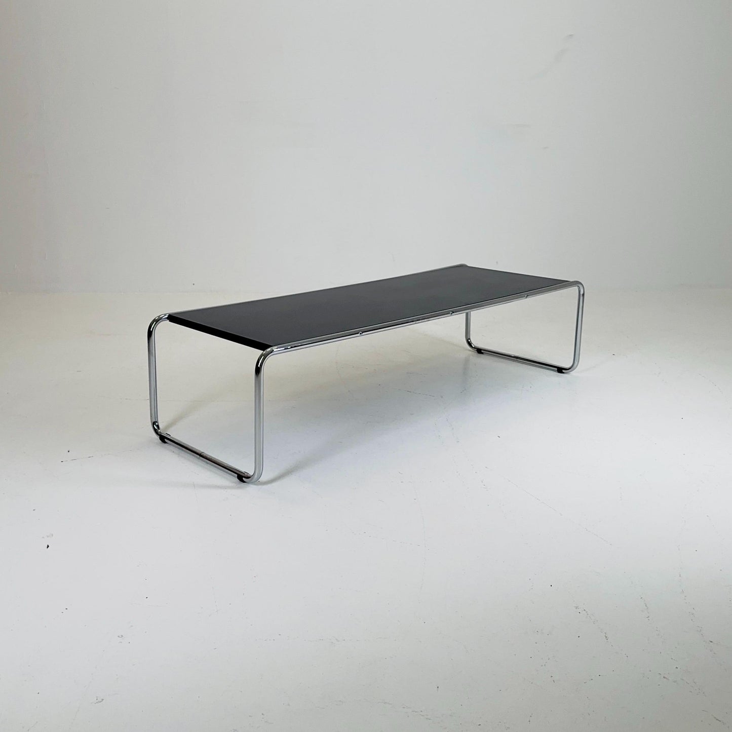 Mid century design coffee tables by Marcel Breuer 'Laccio' modern side table Italy