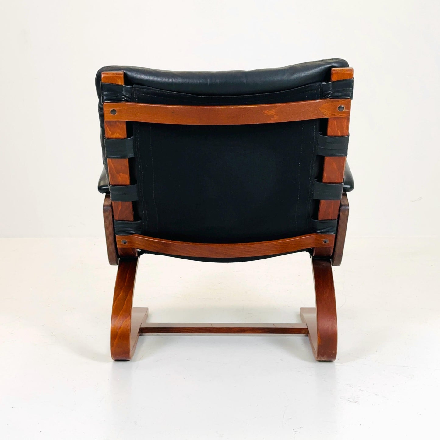 Mid century Kengu Leather Armchair by Elsa & Nordahl Solheim for Rybo Rykken - Vintage Scandinavian Design 1960s