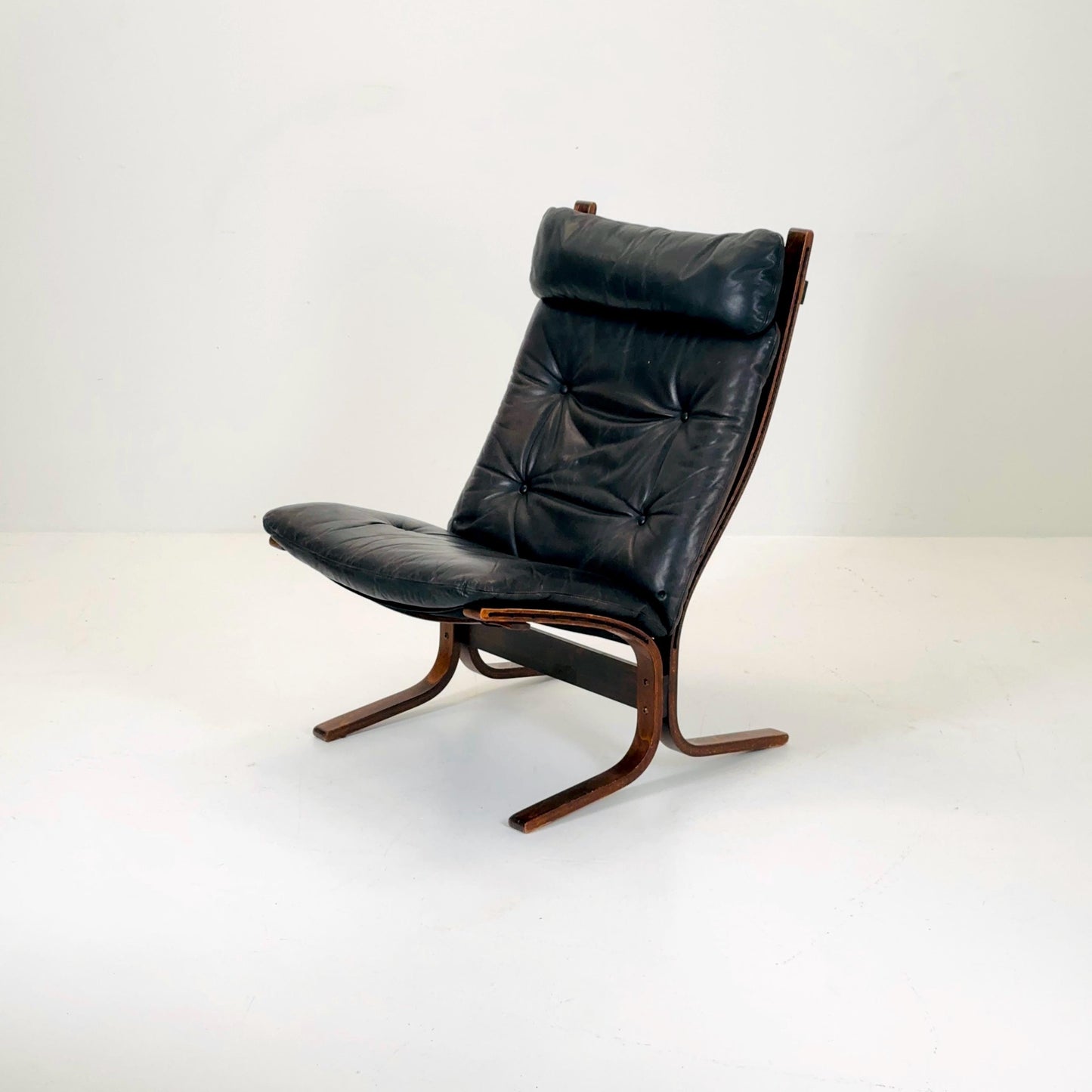 Mid century armchair “Siesta” by Ingmar Relling, Westnofa Furniture, Norway. 1960s