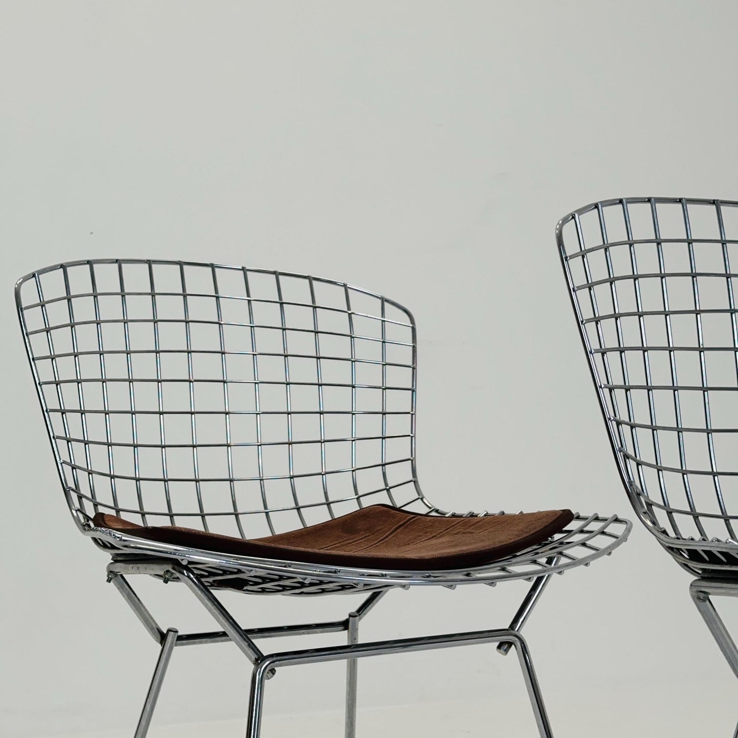 Set of 2 Mid century wire Chrome side chair by Harry Bertoia, Italy 1980s
