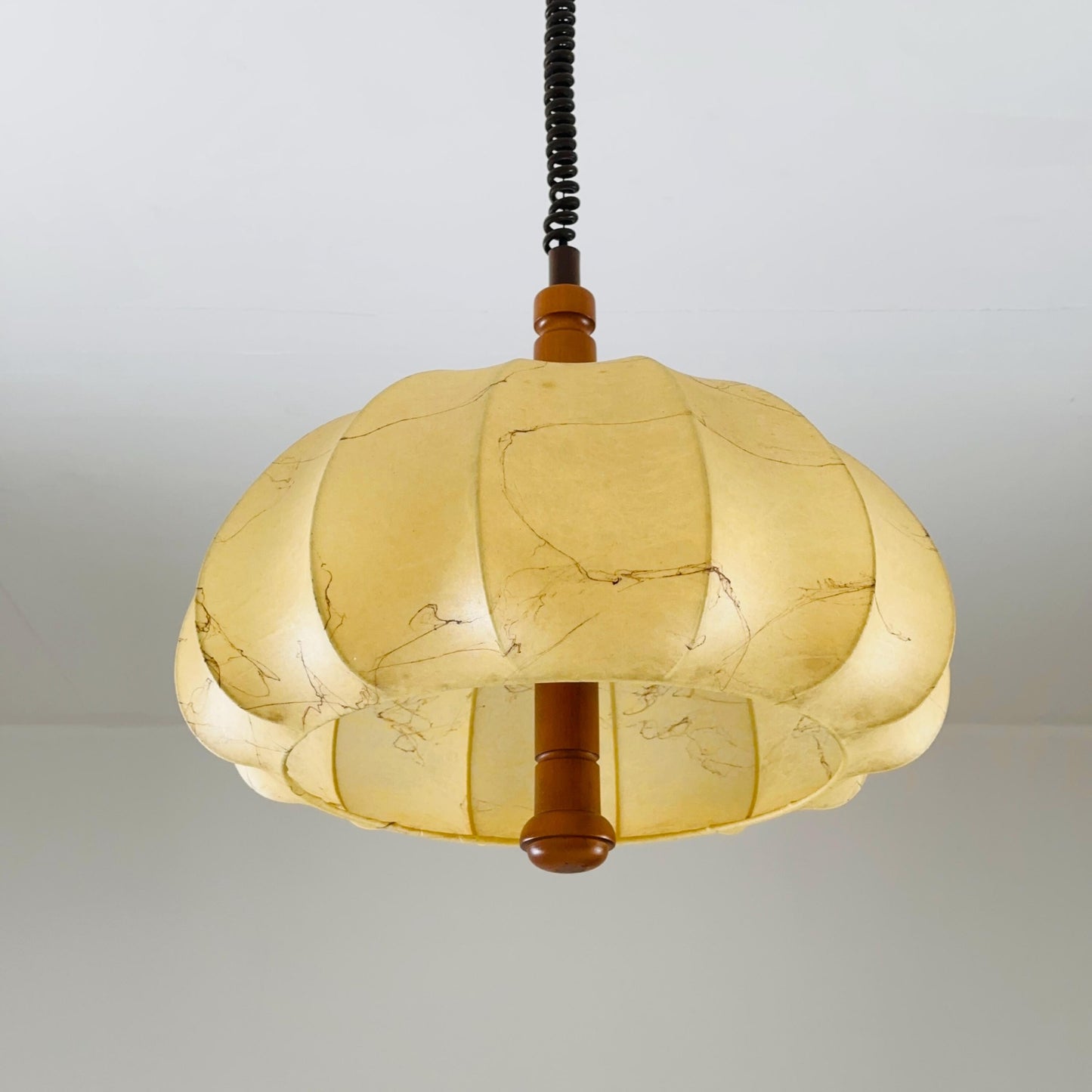 Mid century rare pendant lamp from the Cocoon series Designer Achille & Pier Giacomo Castiglioni Bovezzo (Italy) 1960s
