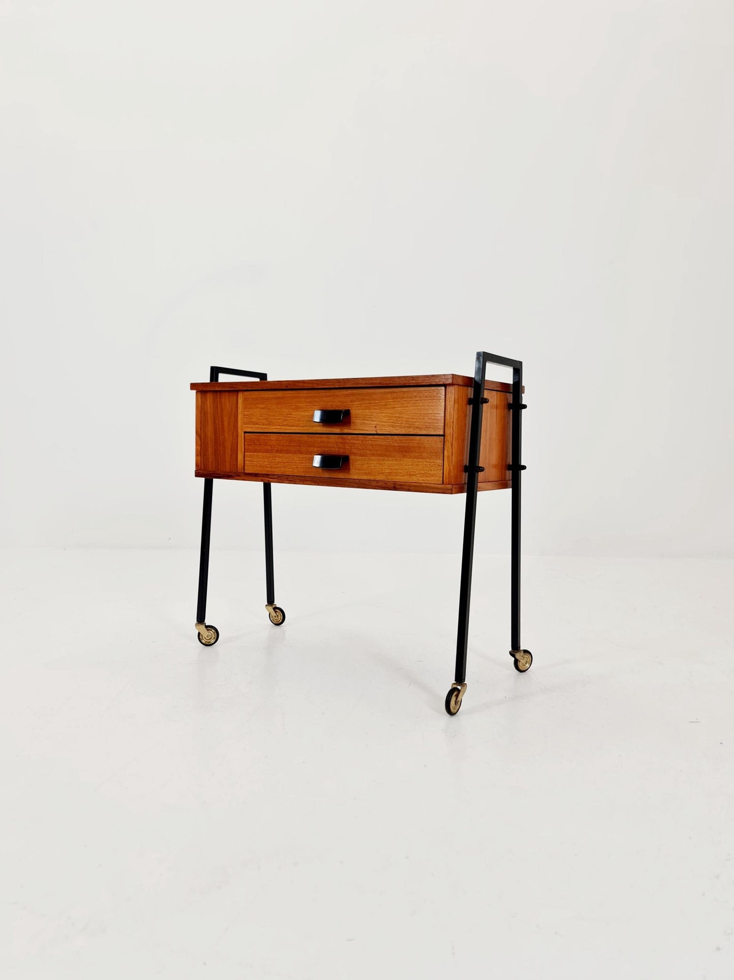 Vintage Walnut table/ side table cabinet, 1960s
