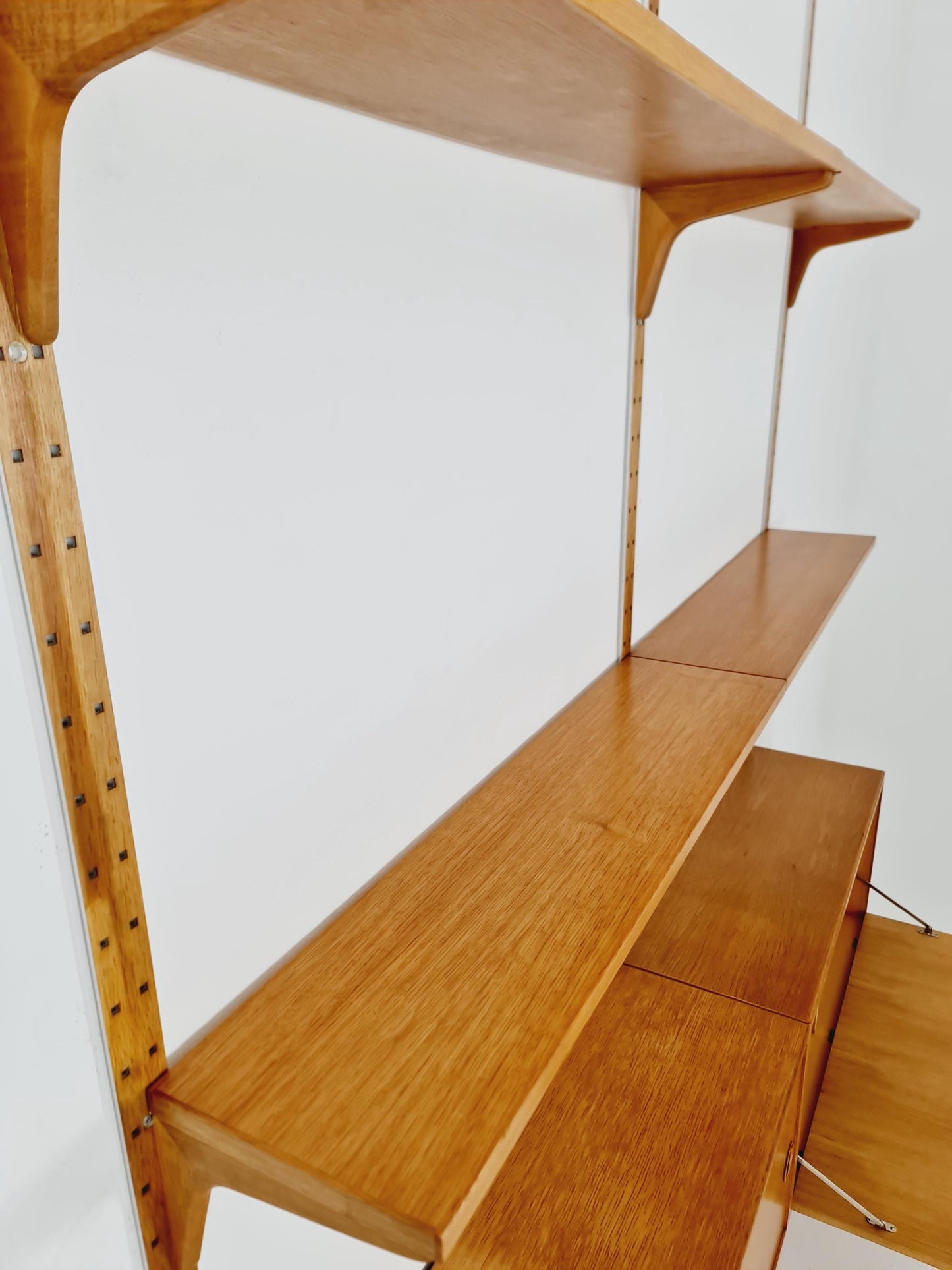 Danish modern modular Oak shelving system by Hansen & Guldborg Mobler, Denmark, 1960s