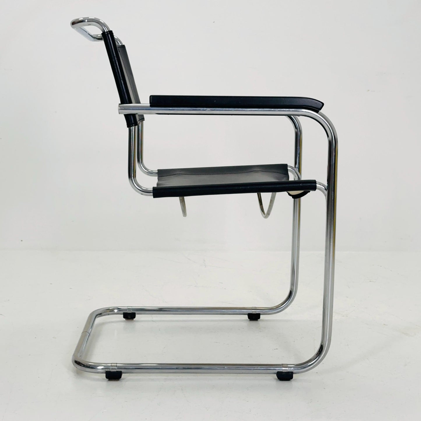 Bauhaus black leather iconic armchair by Mart Stam for Thonet 1980s