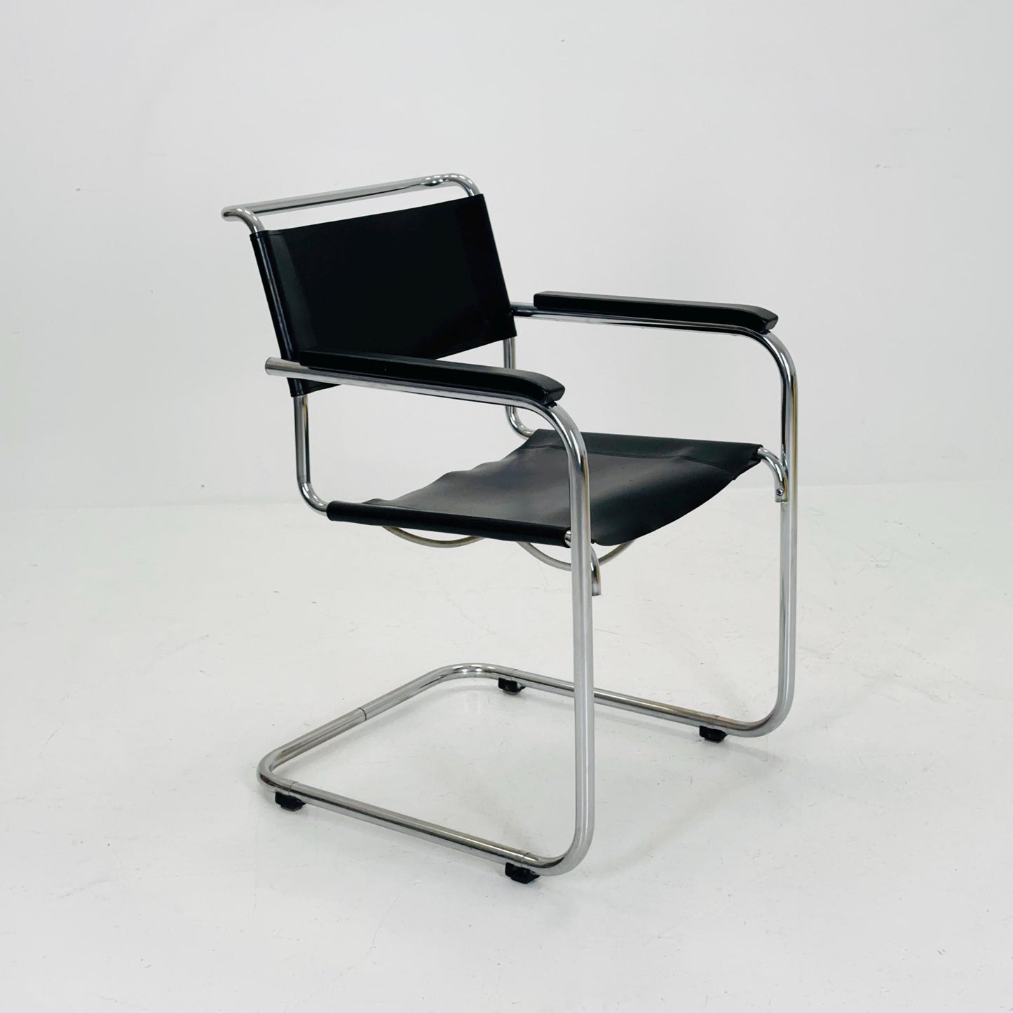 Bauhaus black leather iconic armchair by Mart Stam for Thonet 1980s