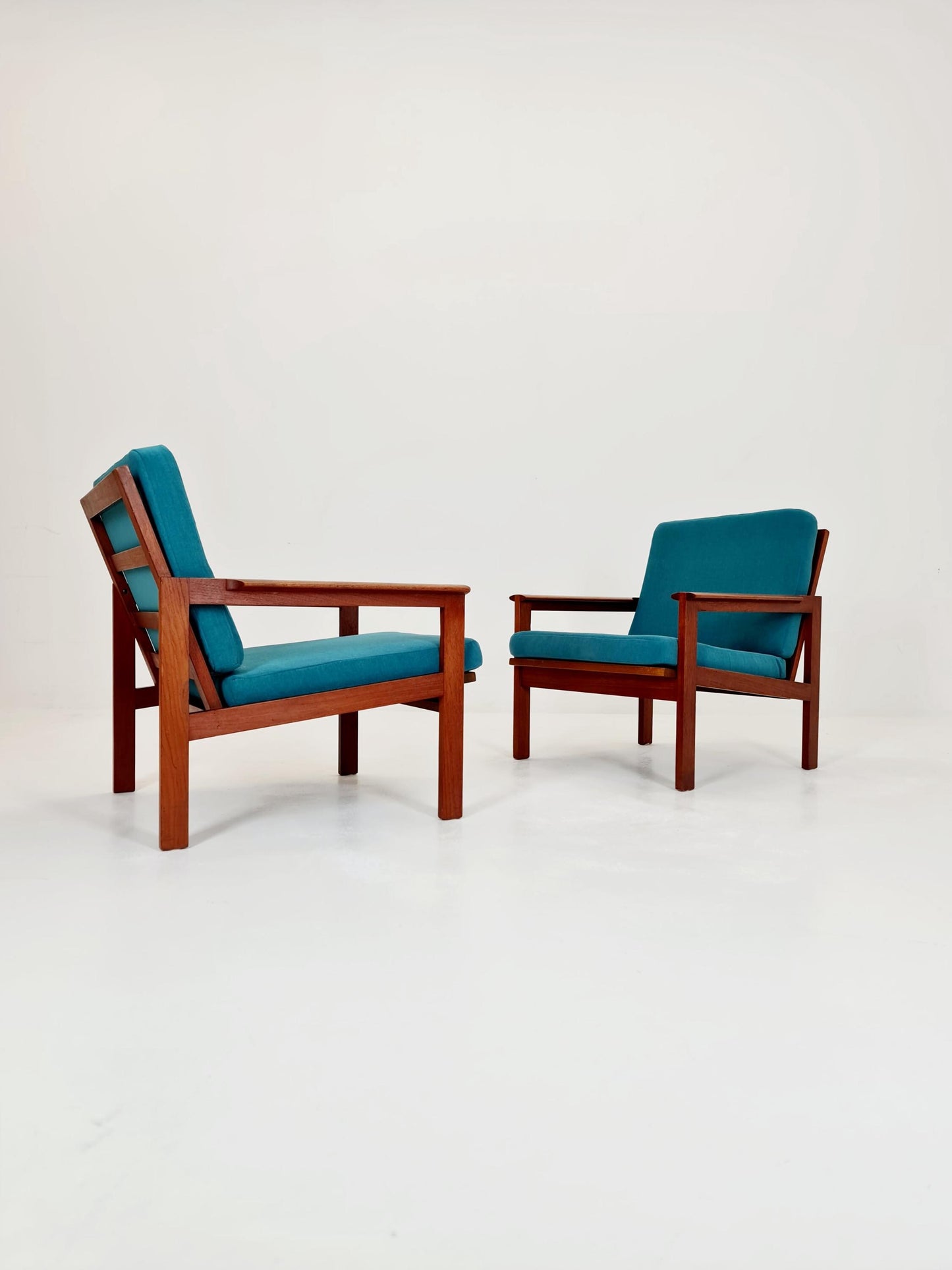 Mid century easy lounge chairs by Illum Wikkelso for Niels Eilersen , 1960s, Set of 2