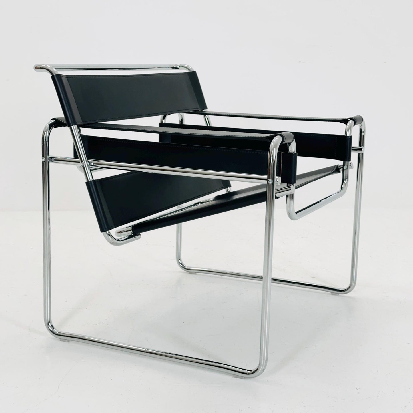 Mid century black B3 armchair WASSILY by Marcel Brauer, 1990s Italy