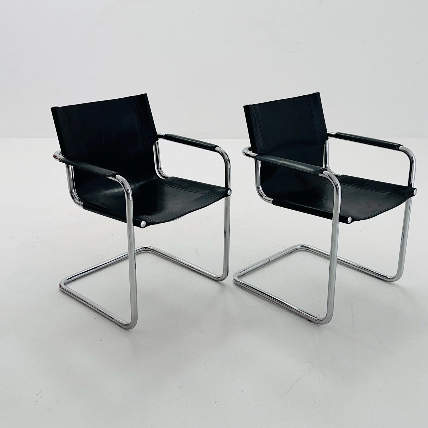 Set of 2 Mid century Matteo Grassi visitor armchairs black leather Italy 1980s