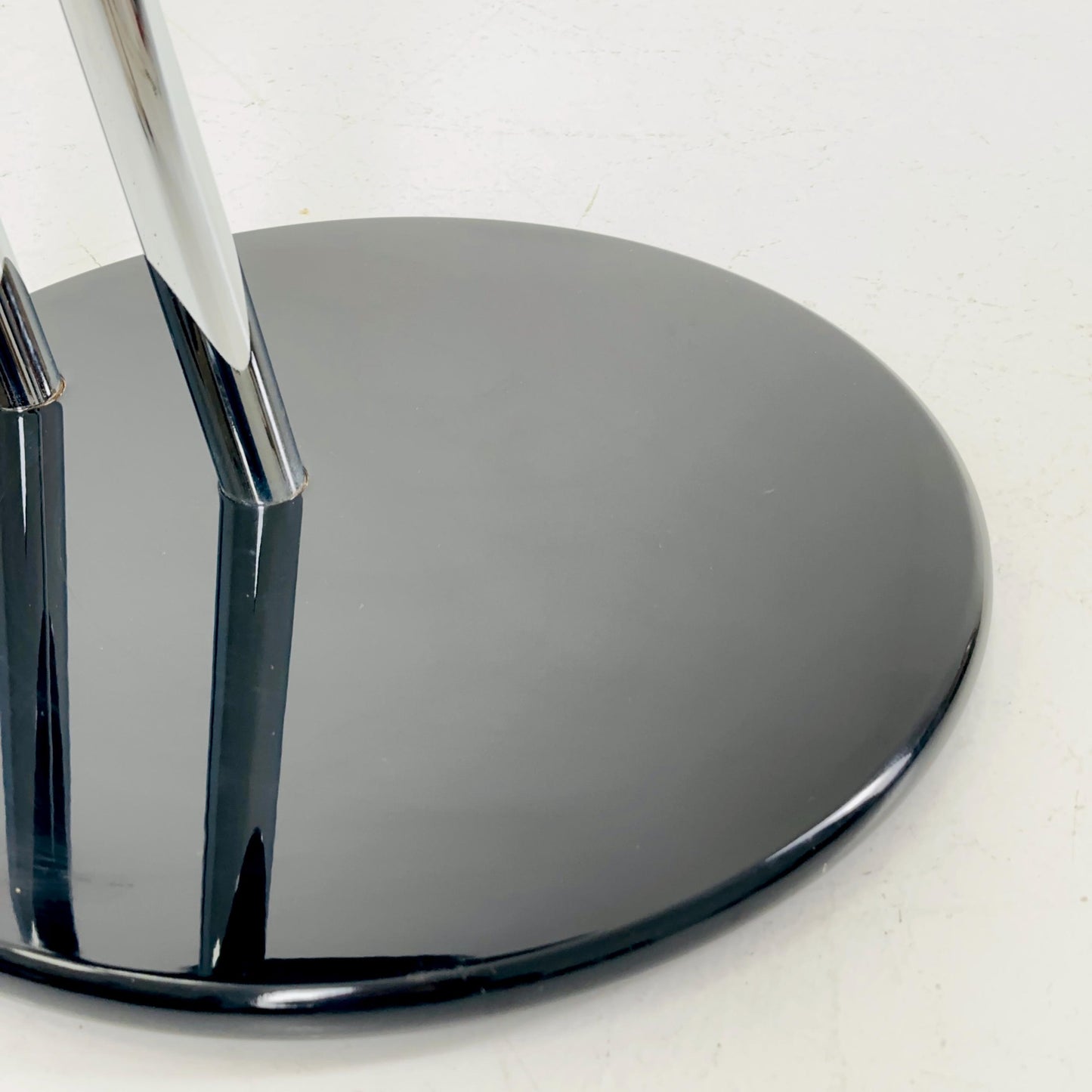 Mid century Eileen Gray Occasional Table – Glossy Black and Chrome Italy 1990e