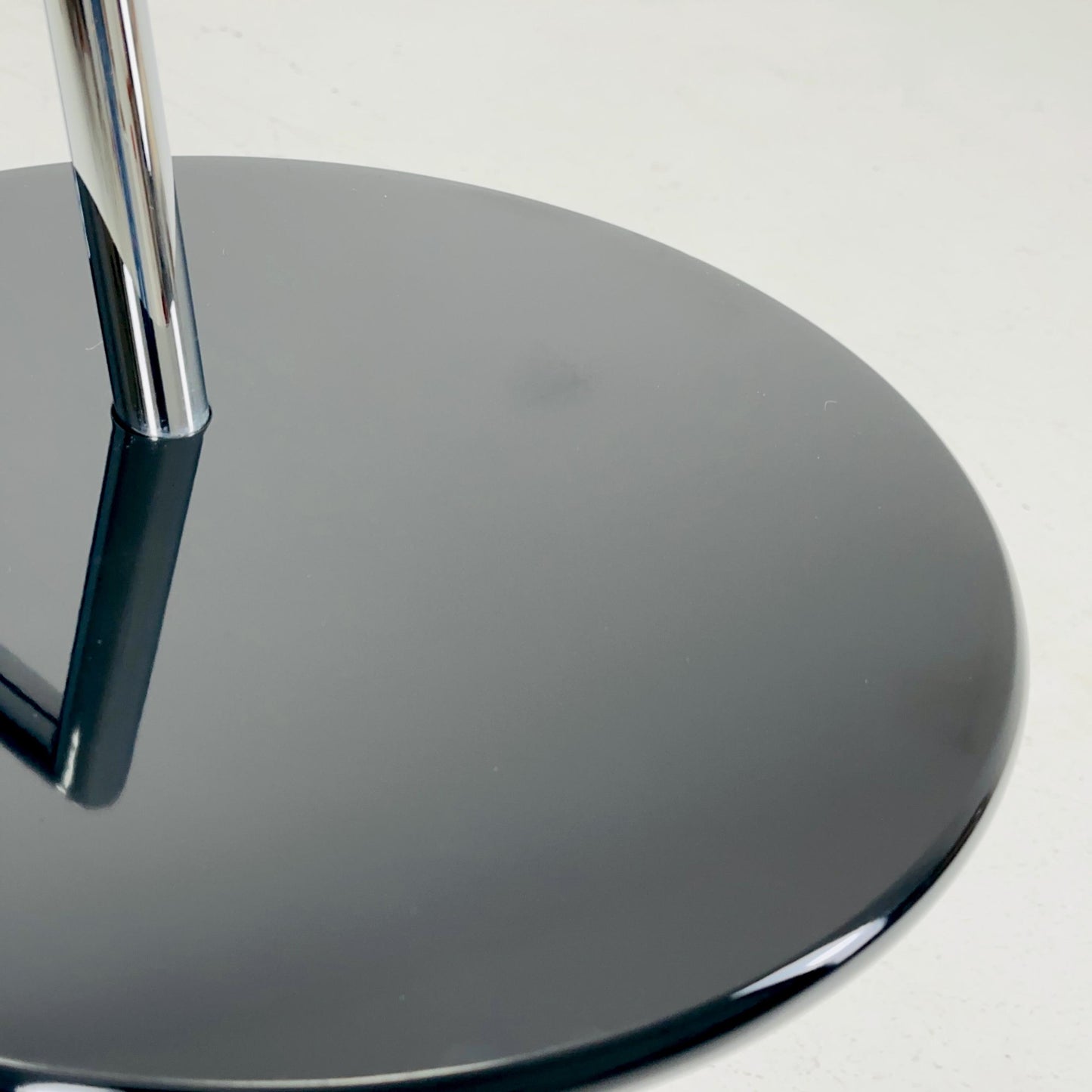 Mid century Eileen Gray Occasional Table – Glossy Black and Chrome Italy 1990e