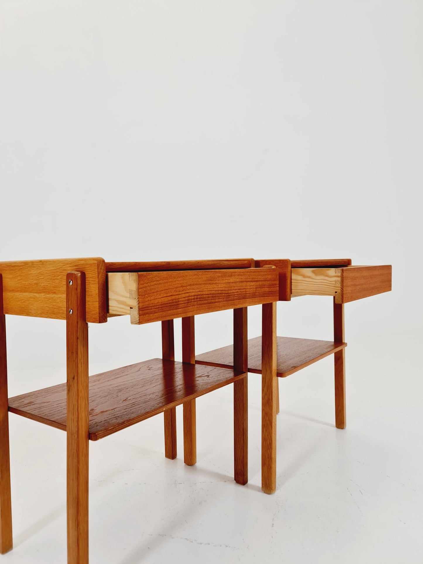 Pair of Swedish Midcentury Teak Vintage Side table/ Bedside table/ Night stand by Carlström & Co, 1960s