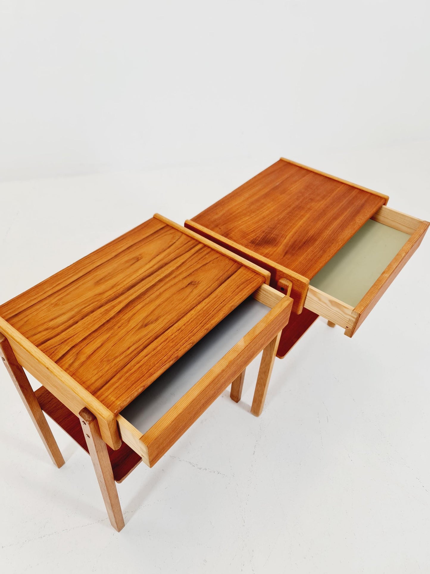 Pair of Swedish Midcentury Teak Vintage Side table/ Bedside table/ Night stand by Carlström & Co, 1960s