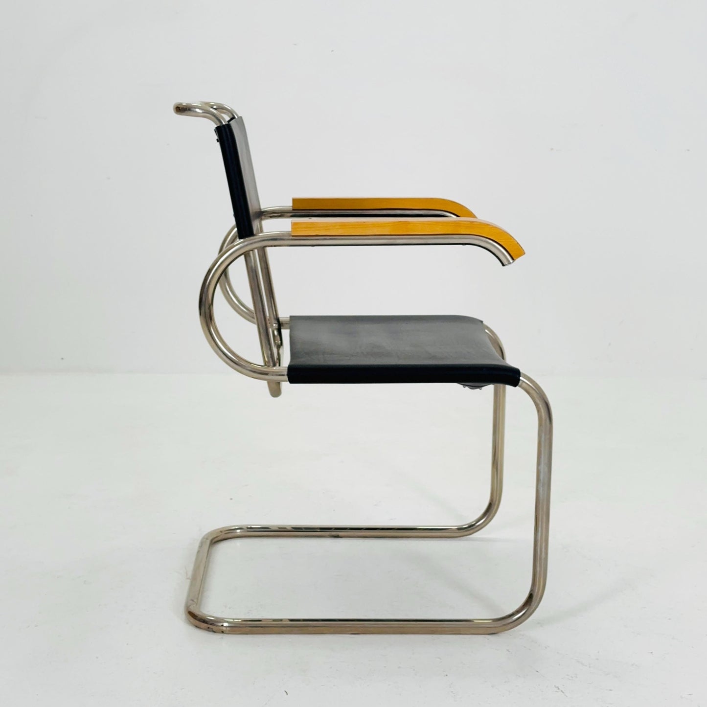 1 of 2 Mid century Cantilever D40 armchair for Marcel Breuer By Tecta Germany 1980s