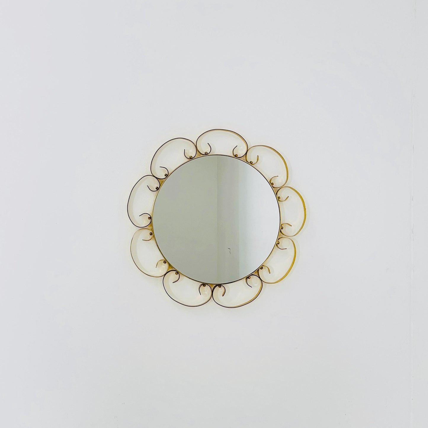 Mid century circle -shaped mirror with golden metal frame- 1960s Italy