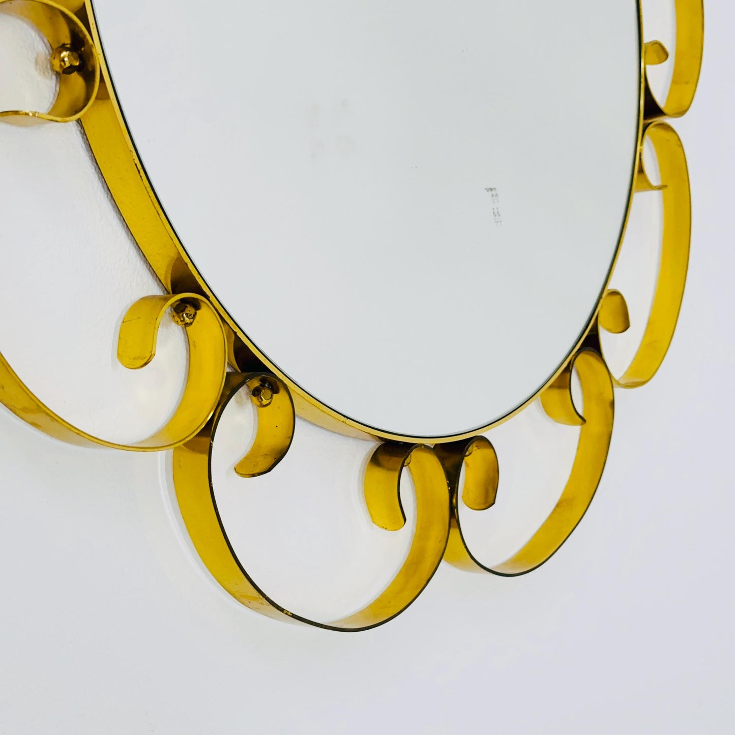 Mid century circle -shaped mirror with golden metal frame- 1960s Italy