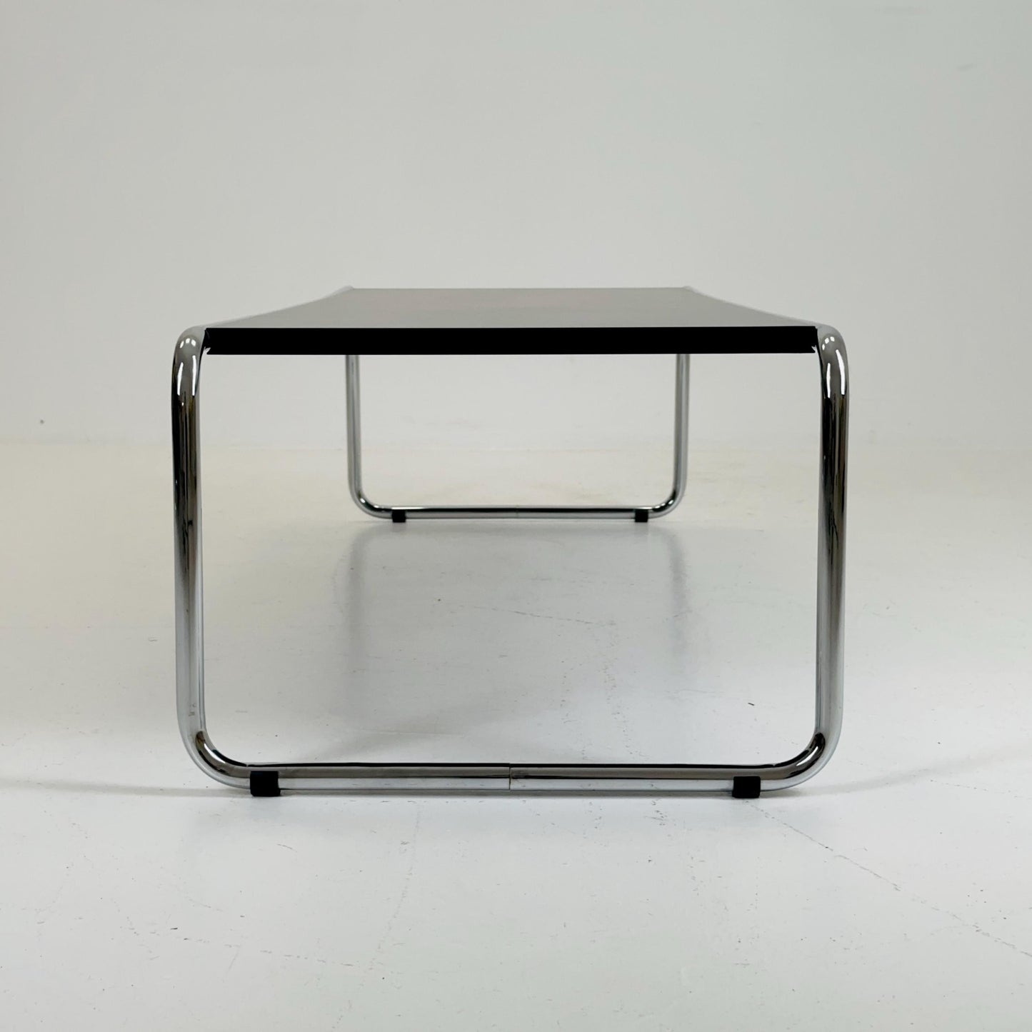 Mid century design coffee tables by Marcel Breuer 'Laccio' modern side table Italy