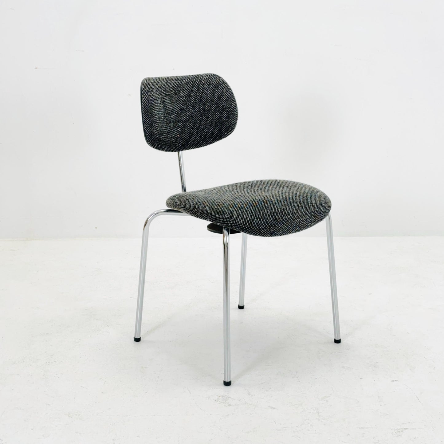 Mid century Austrian chair model SE 68 by Egon Eiermann for Wilde & Spieth 1990s