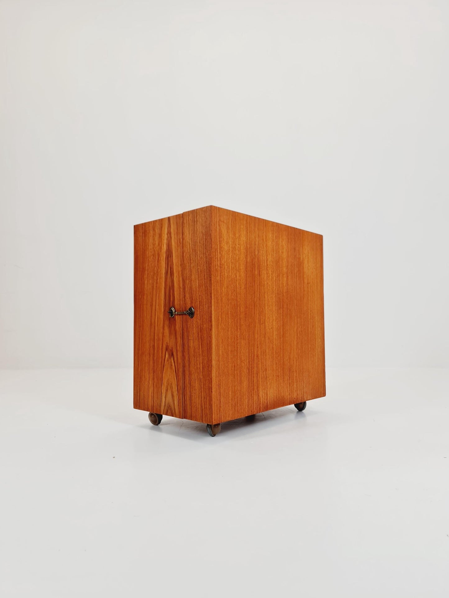 Super rare Danish mid century bar cart trolley By Jorgen Clausen for Brande in Teak , 1960s