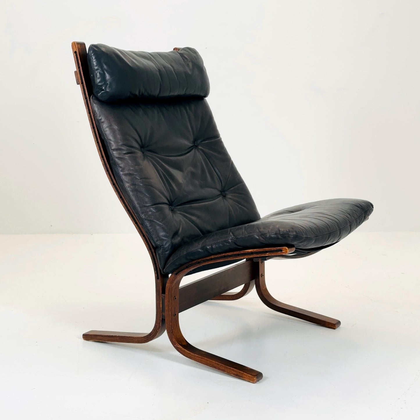 Mid century armchair “Siesta” by Ingmar Relling, Westnofa Furniture, Norway. 1960s