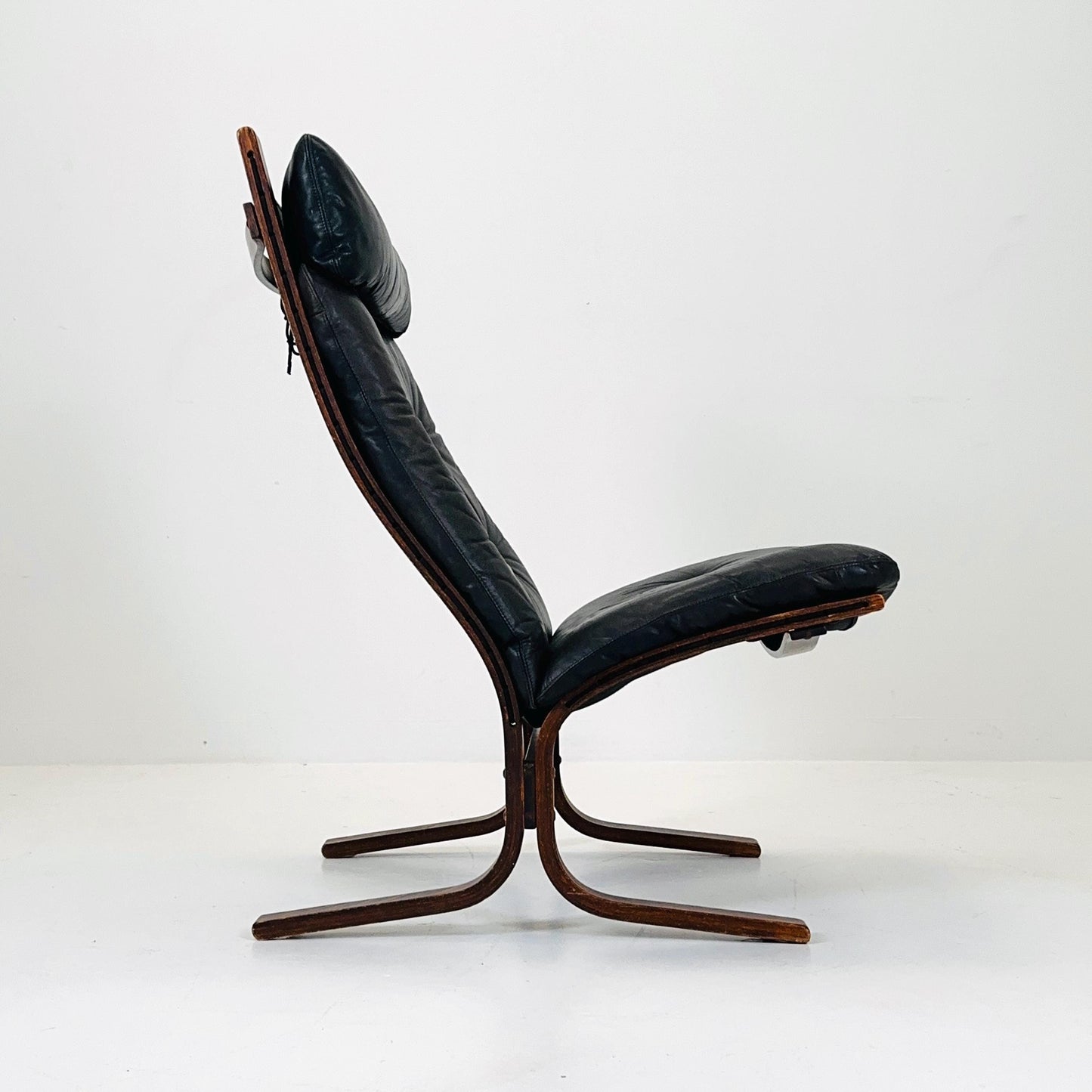 Mid century armchair “Siesta” by Ingmar Relling, Westnofa Furniture, Norway. 1960s
