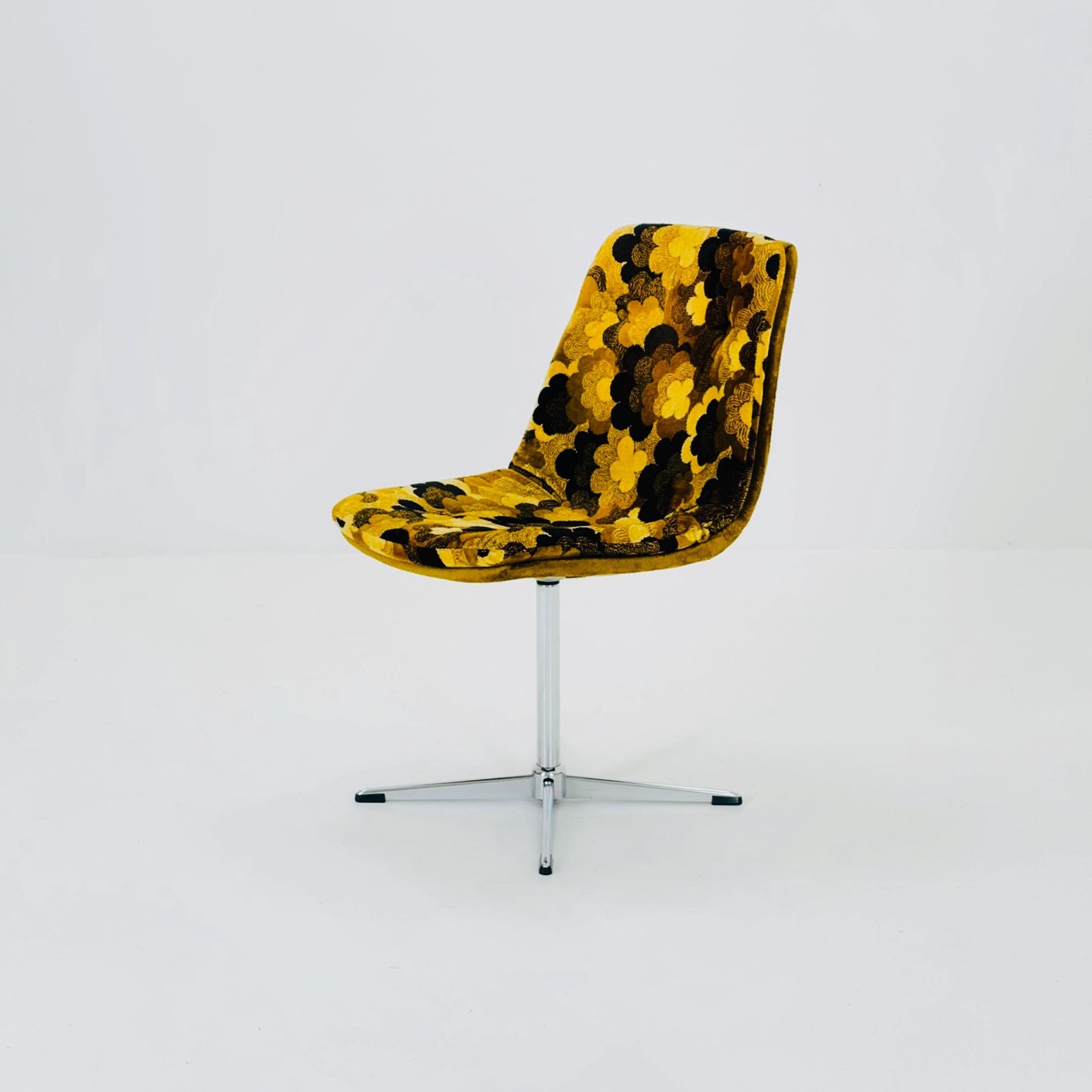 Mid century Swivel Chair with Retro Spaceage Floral Upholstery - Germany 1970s
