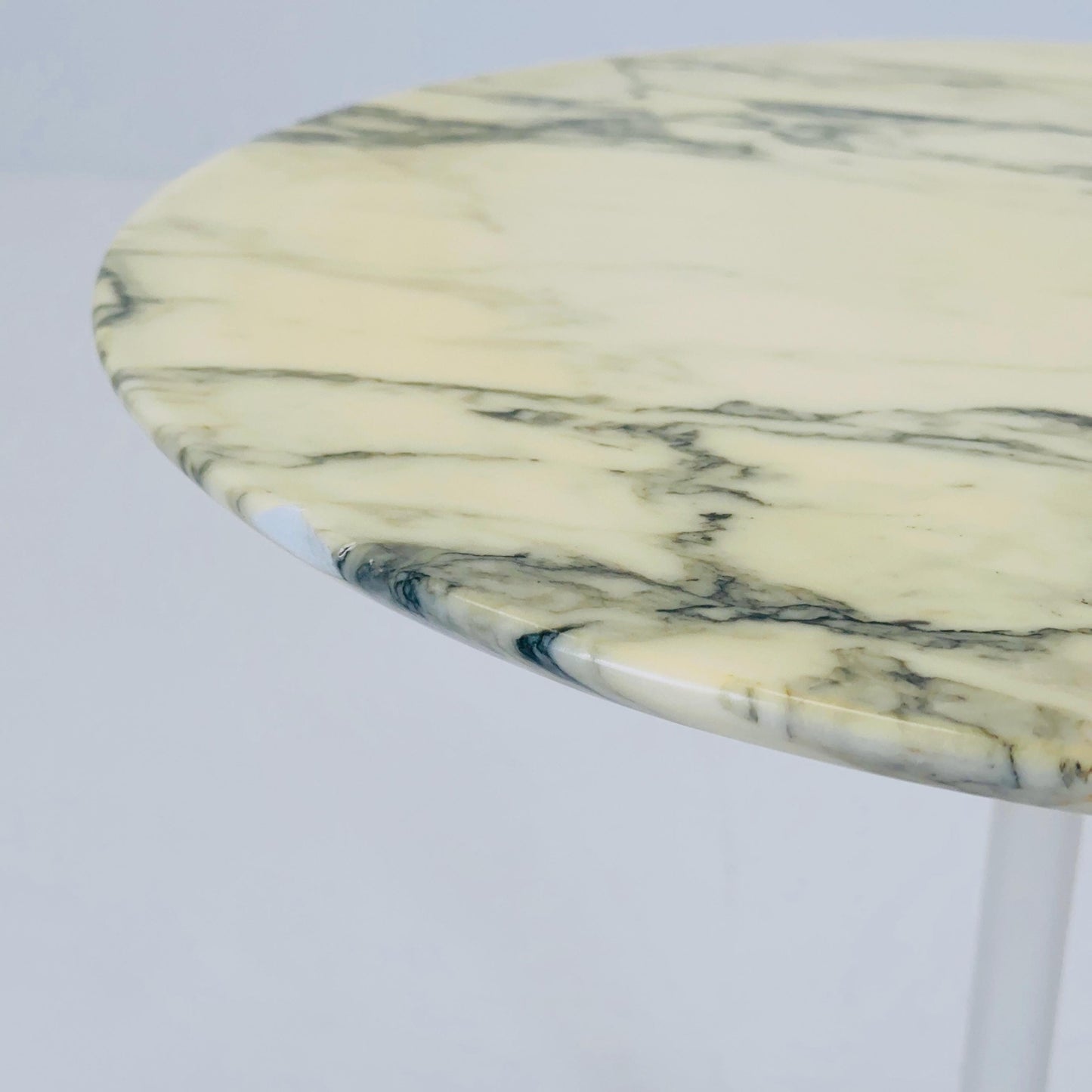 Mid century Eero Sarrinen Marble Top Pedestal Tulip Coffee Table White Grey Carrera 1990s