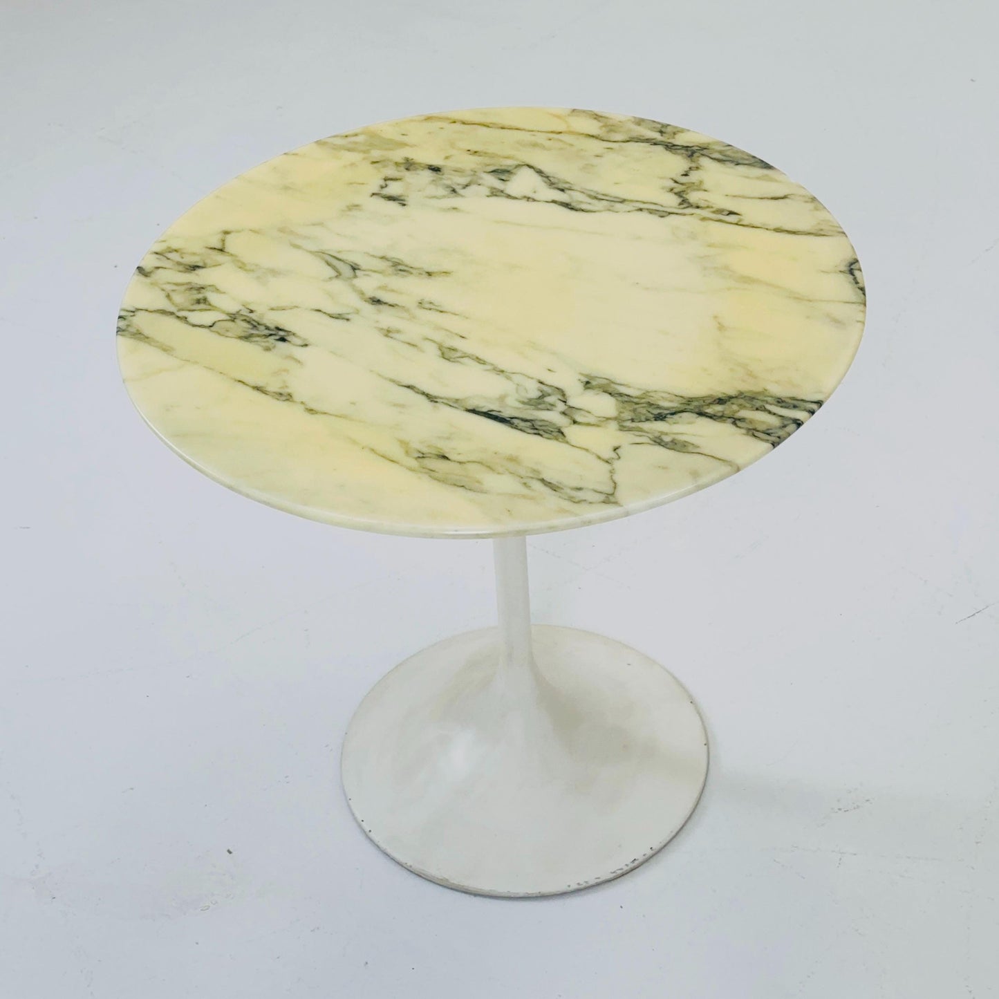 Mid century Eero Sarrinen Marble Top Pedestal Tulip Coffee Table White Grey Carrera 1990s