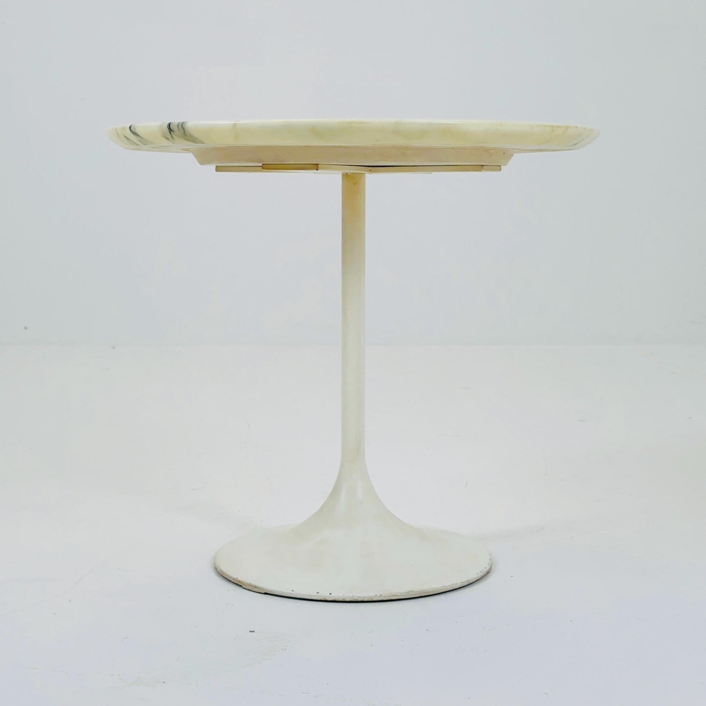 Mid century Eero Sarrinen Marble Top Pedestal Tulip Coffee Table White Grey Carrera 1990s