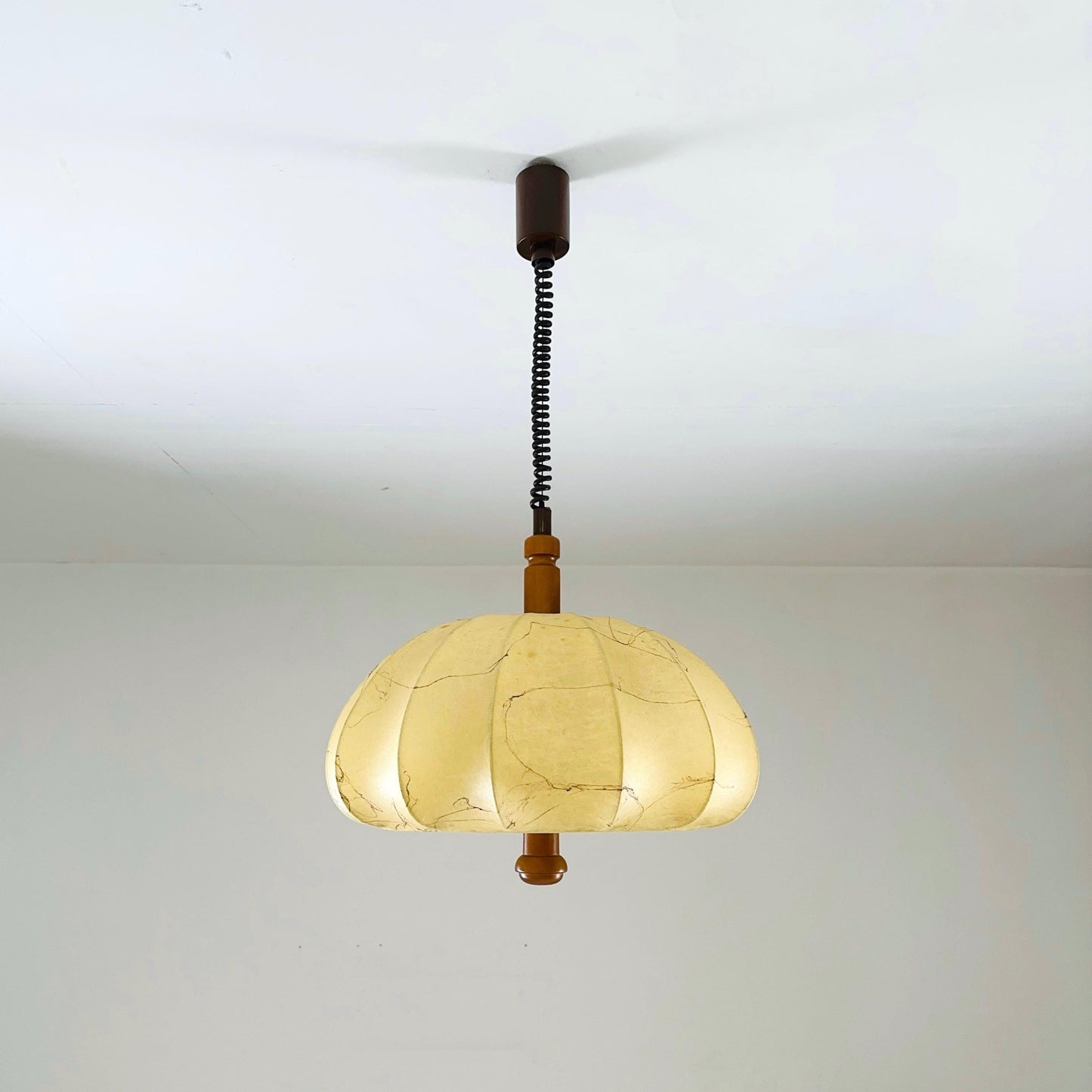 Mid century rare pendant lamp from the Cocoon series Designer Achille & Pier Giacomo Castiglioni Bovezzo (Italy) 1960s