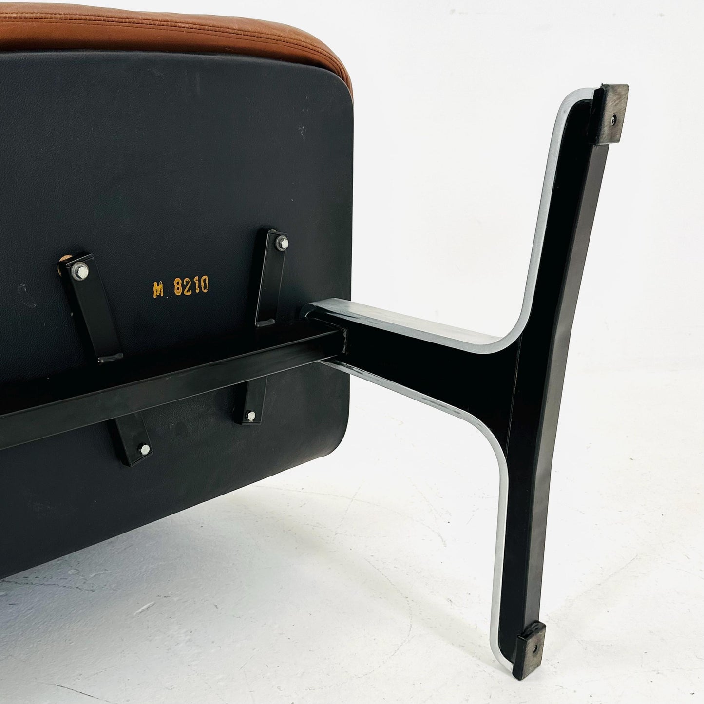 Mid century Bauhaus waiting bench- Sofa in brown leather . Italy 1980s